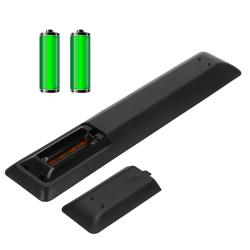 Die Rückseite einer Fernbedienung mit geöffnetem Batteriefach, und zwei grüne Batterien daneben.