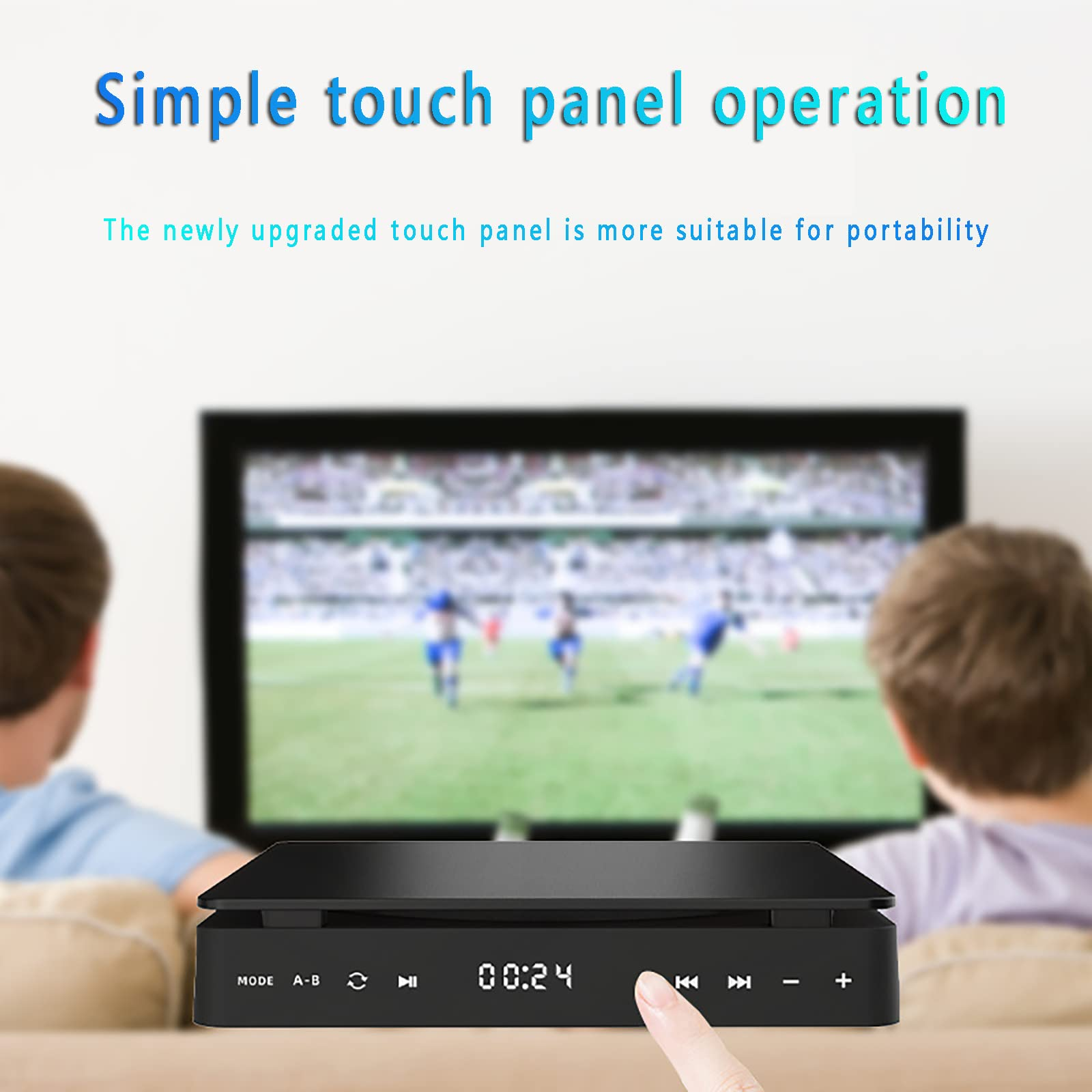 Ein schwarzer Mediaplayer mit dem Text "Simple touch panel operation" und ein Finger berührt die Taste.