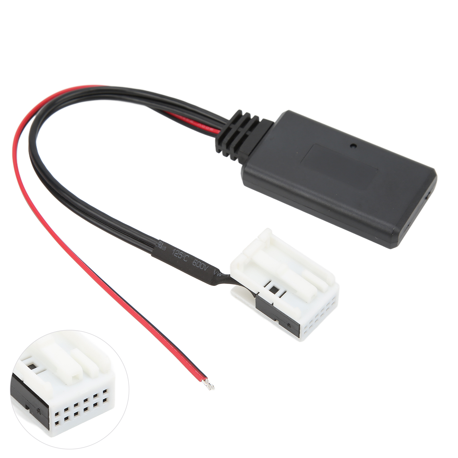 Auto-Audioadapter mit schwarzen und roten Kabeln und einem Stecker. Ein kleiner Stecker ist abgebildet.