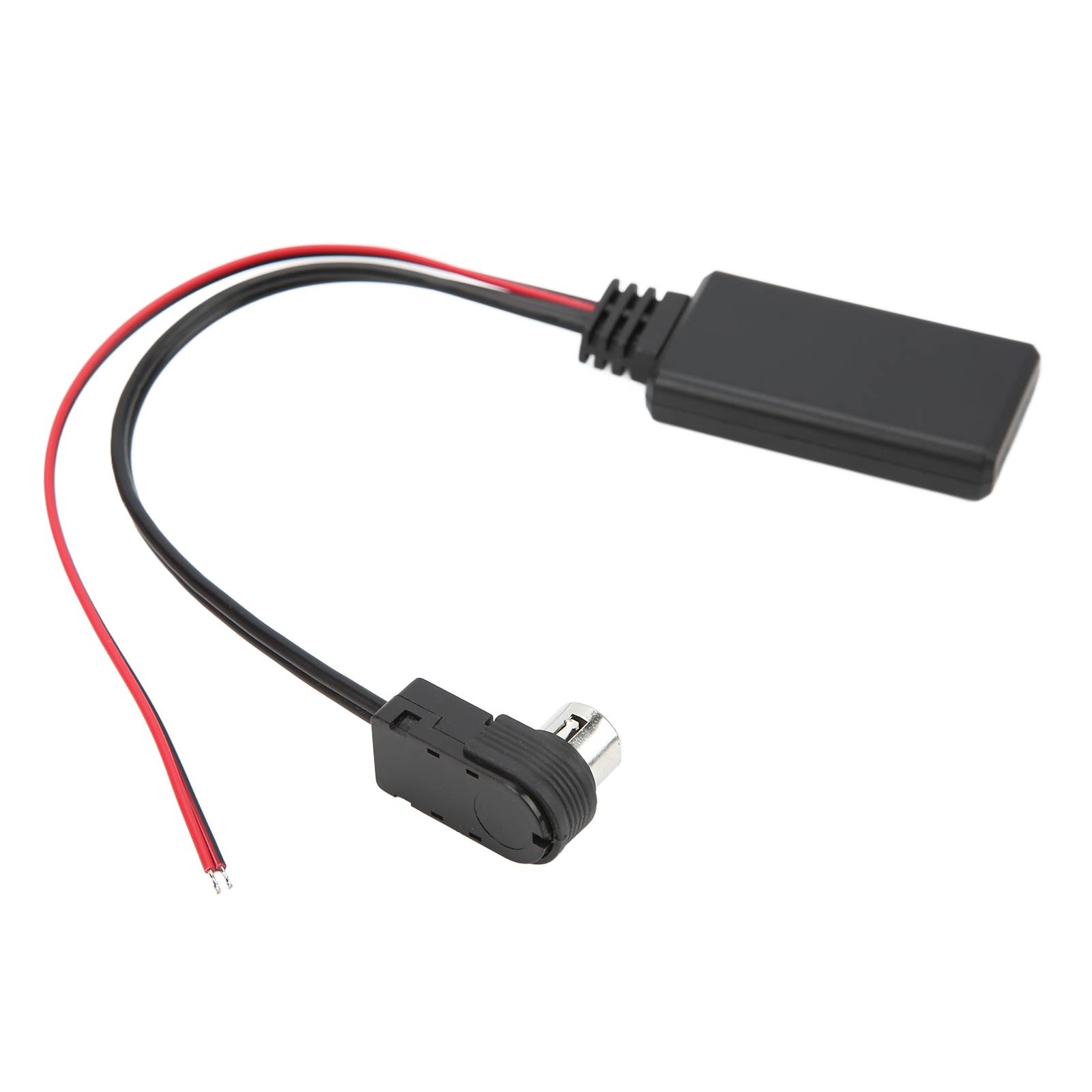 Ein schwarzer Bluetooth-Empfänger mit roten und schwarzen Drähten und einem Stecker. Weißer Hintergrund.