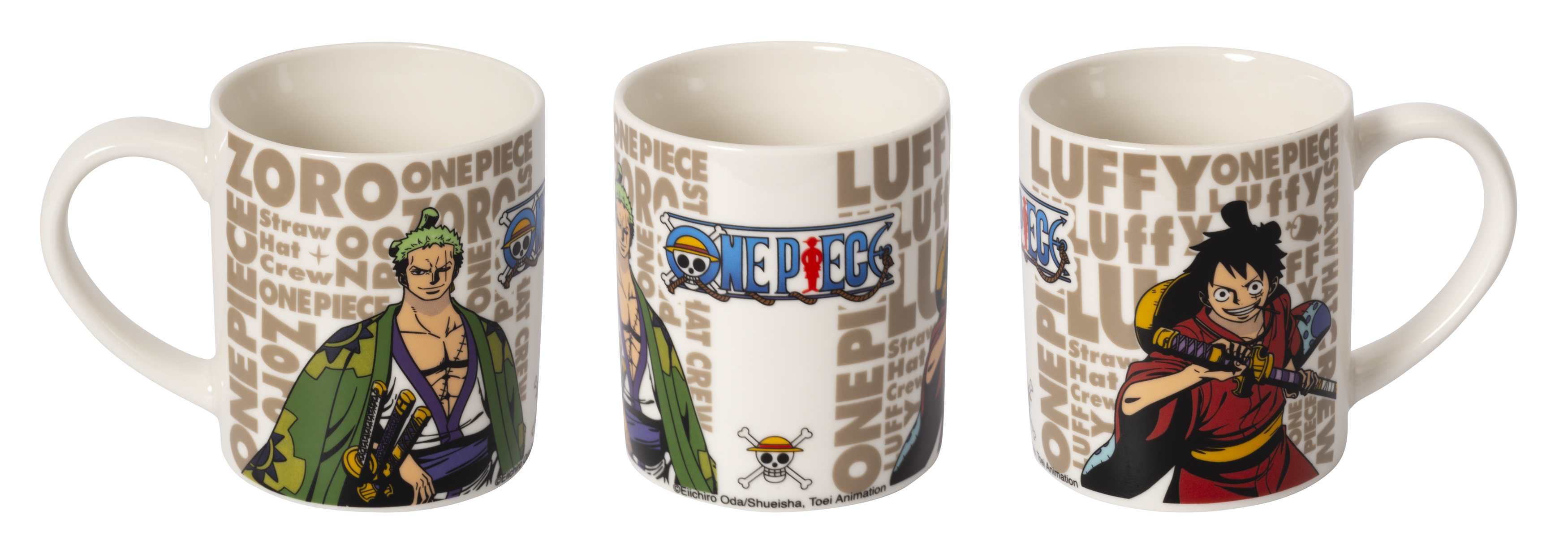 Drei One Piece-Tassen mit verschiedenen Charakterdesigns. Weiße Tassen mit Henkeln, mit Luffy, Zorro und dem One Piece-Logo.