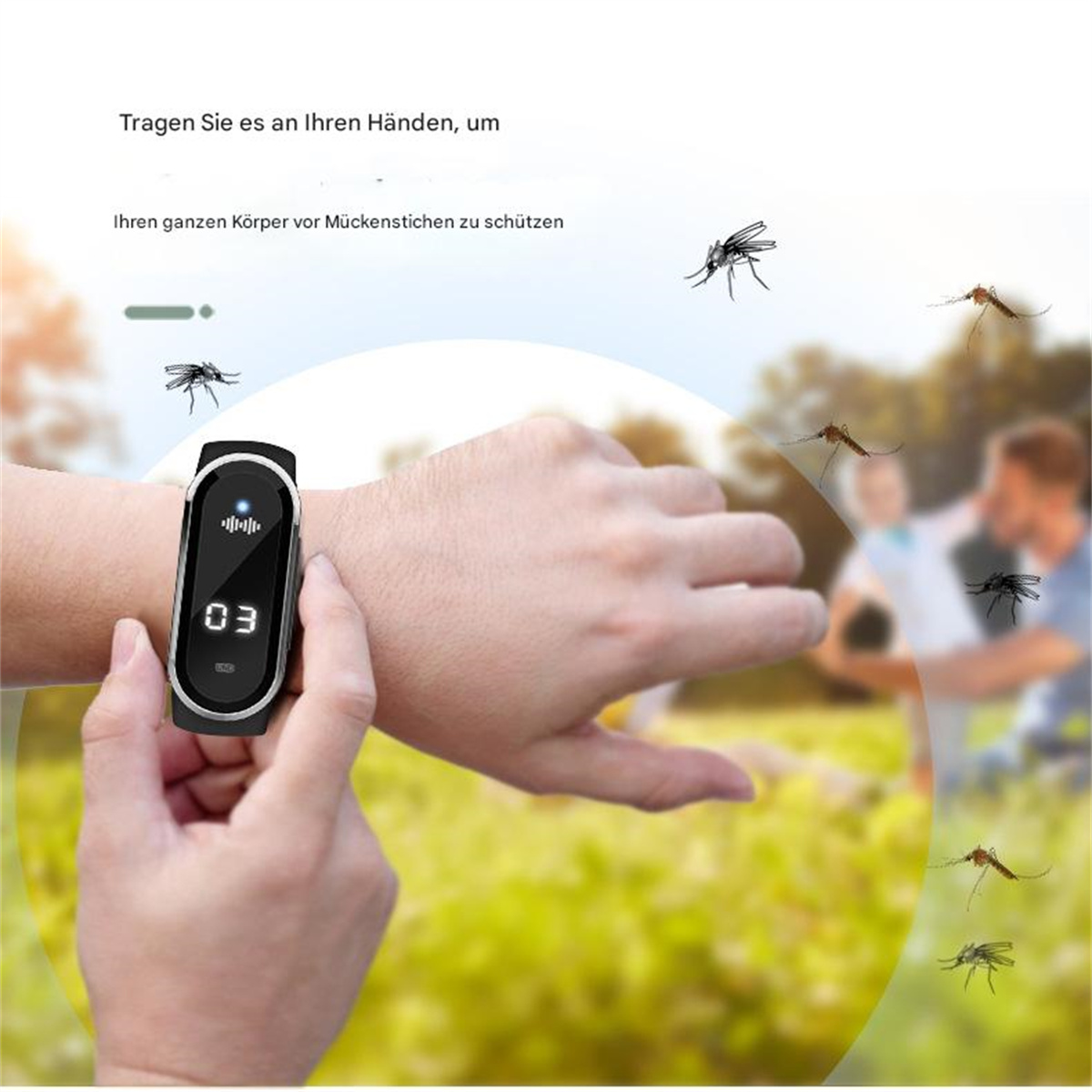 Person trägt eine schwarze Smartwatch. Das Bild zeigt eine Hand, die auf den Bildschirm zeigt, umgeben von Moskitos.