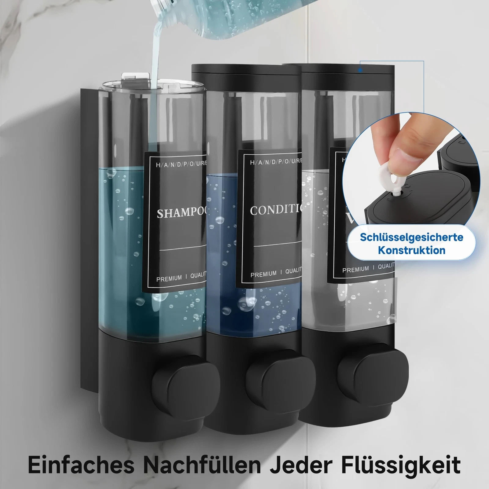 Drei transparente Spender mit Shampoo, Spülung und Flüssigseife. Schwarze Sockel, eine Hand, die Flüssigkeit in einen Behälter gießt.