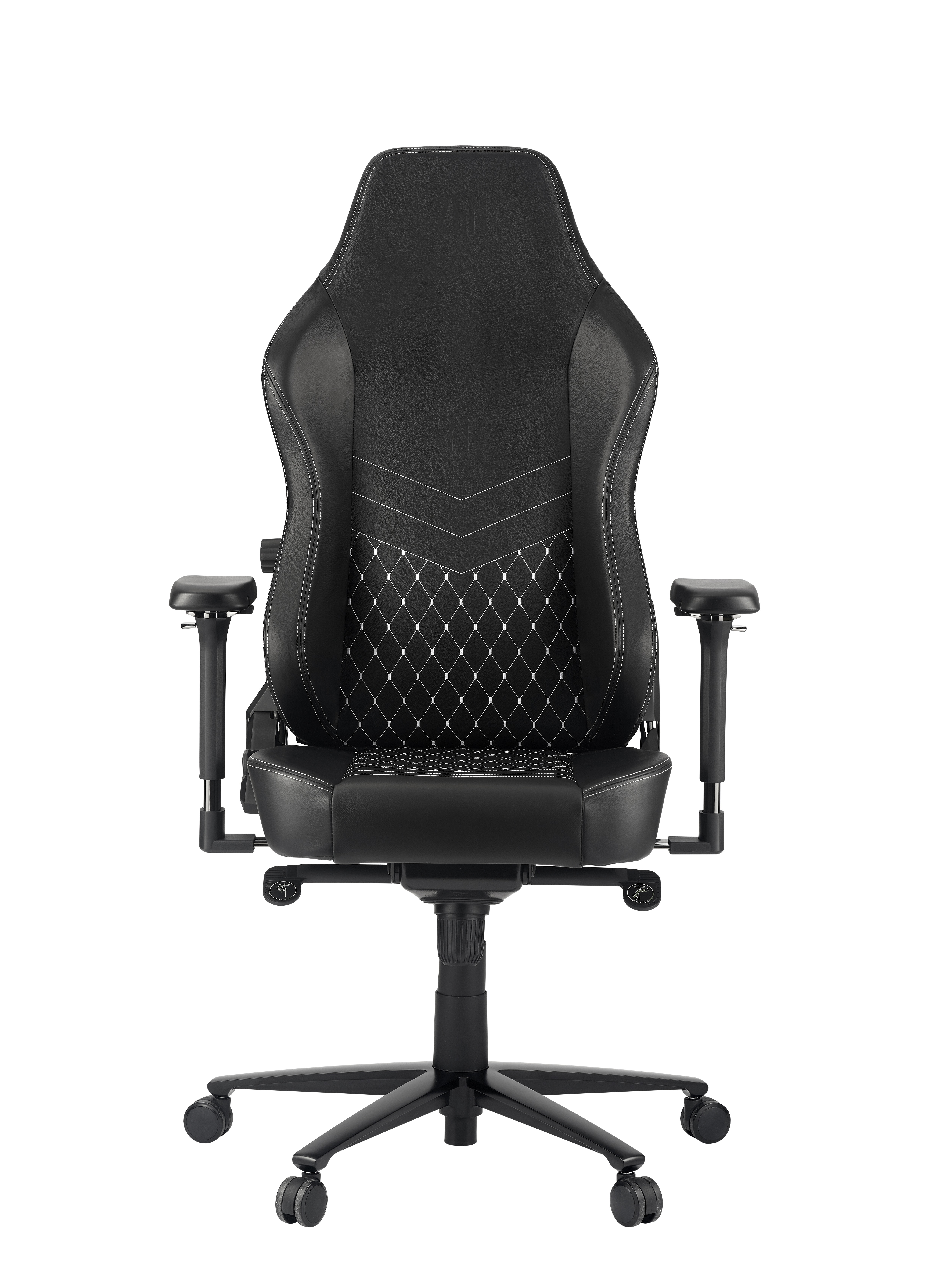 Ein schwarzer Gaming-Stuhl mit weißen Nähten. Er hat Armlehnen und ein Fünf-Rollen-Gestell.