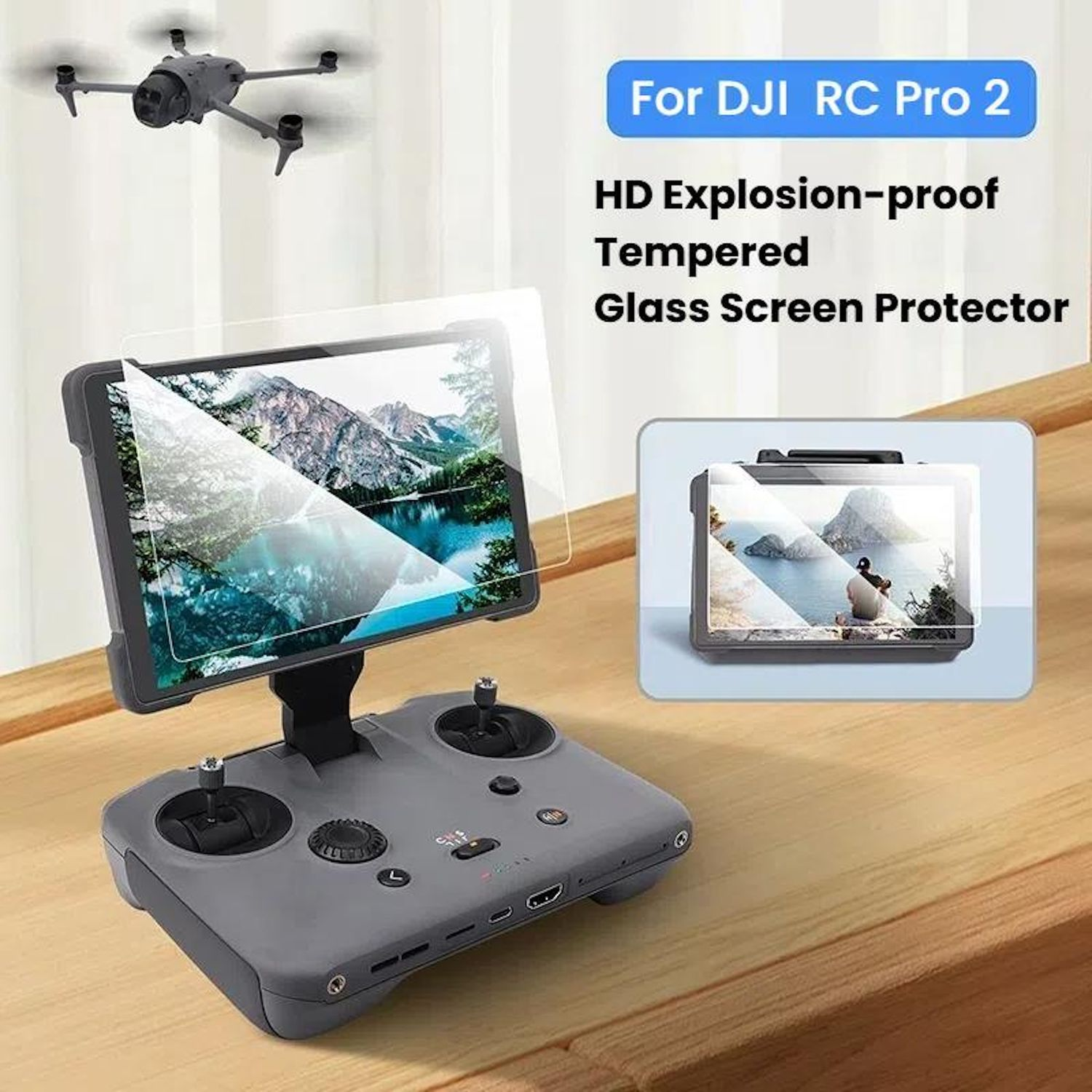 Controller drone con protezione schermo. Drone sullo sfondo. Tavolo in legno.