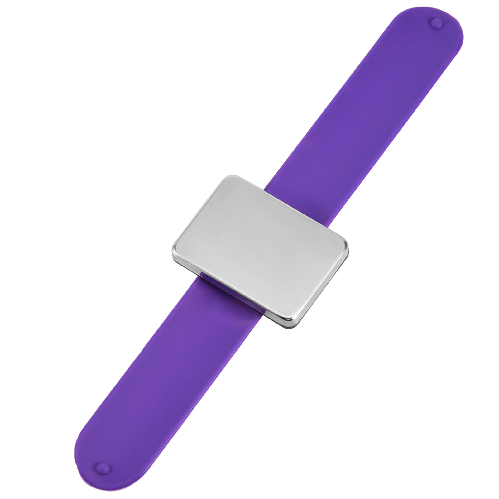Lila Armband mit silbernem quadratischen Verschluss.
