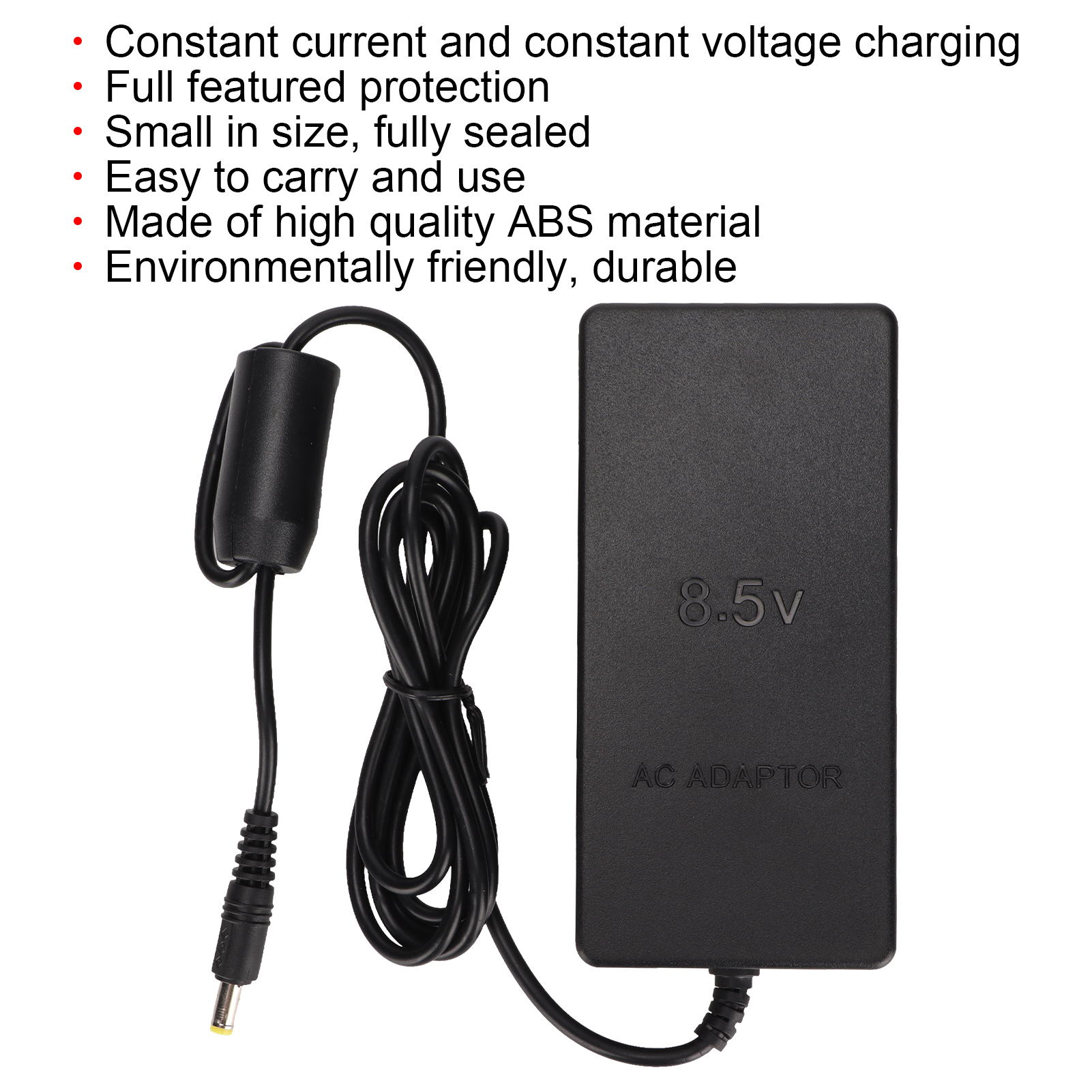 Ein schwarzer AC-Adapter mit einer 8,5-V-Markierung und einem schwarzen Kabel. Text auf dem Bild.