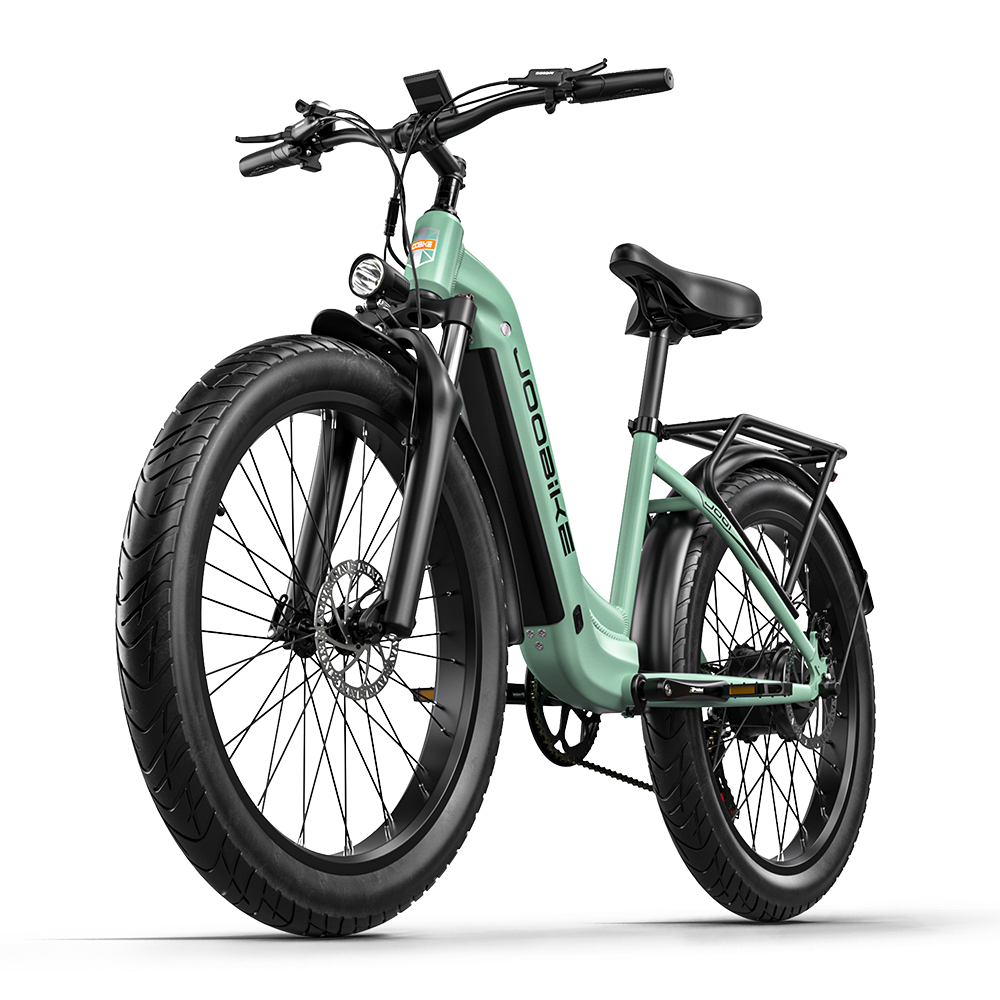 Miętowy rower elektryczny. Ma duże opony, reflektor i widoczną nazwę marki 'JOOBIKE'.