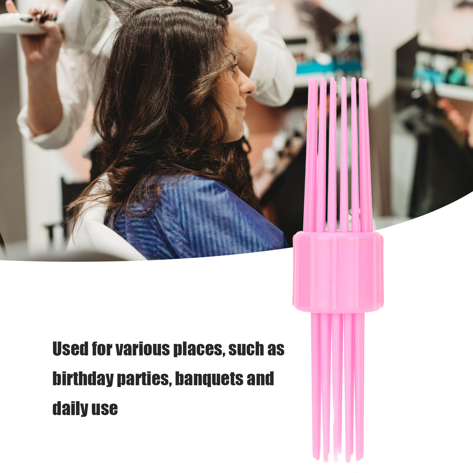 Rosa Haarstyling-Kamm mit langen Zinken, verwendet auf dem Haar einer Frau, mit Text über seine Verwendung.