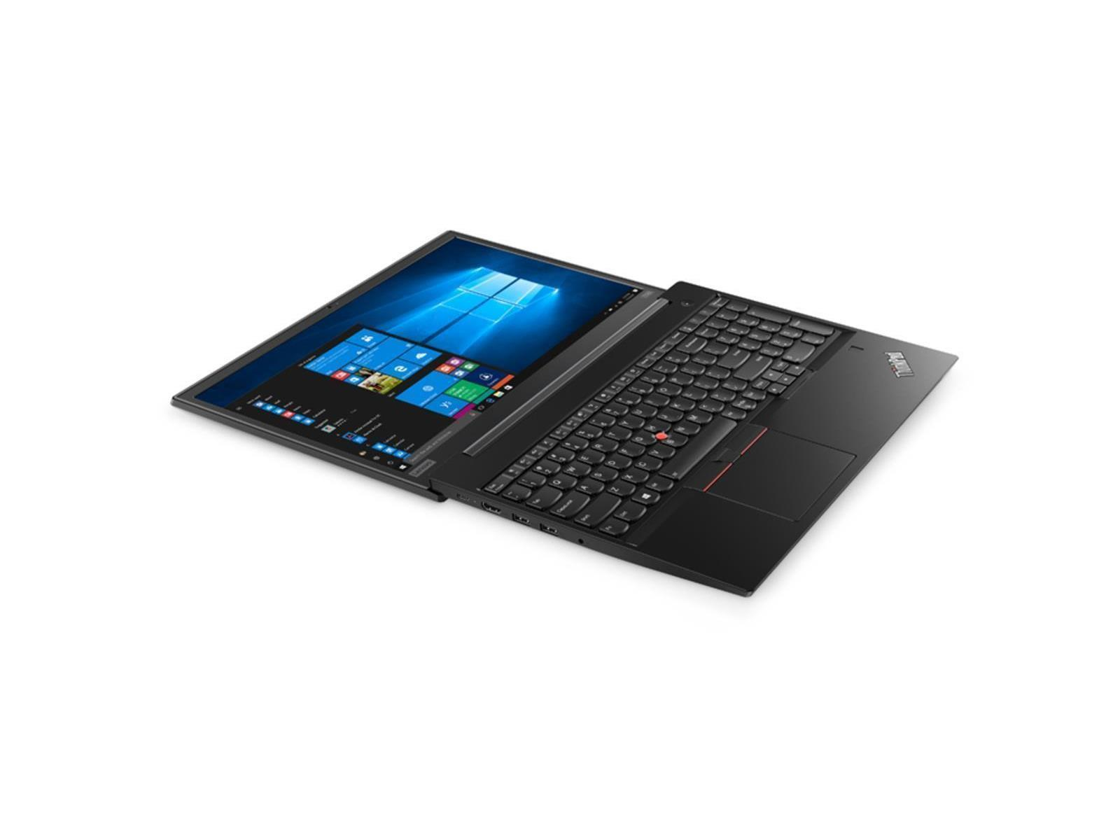 Ein schwarzes Lenovo ThinkPad Laptop, geöffnet auf weißem Hintergrund, zeigt den Windows-Desktop.
