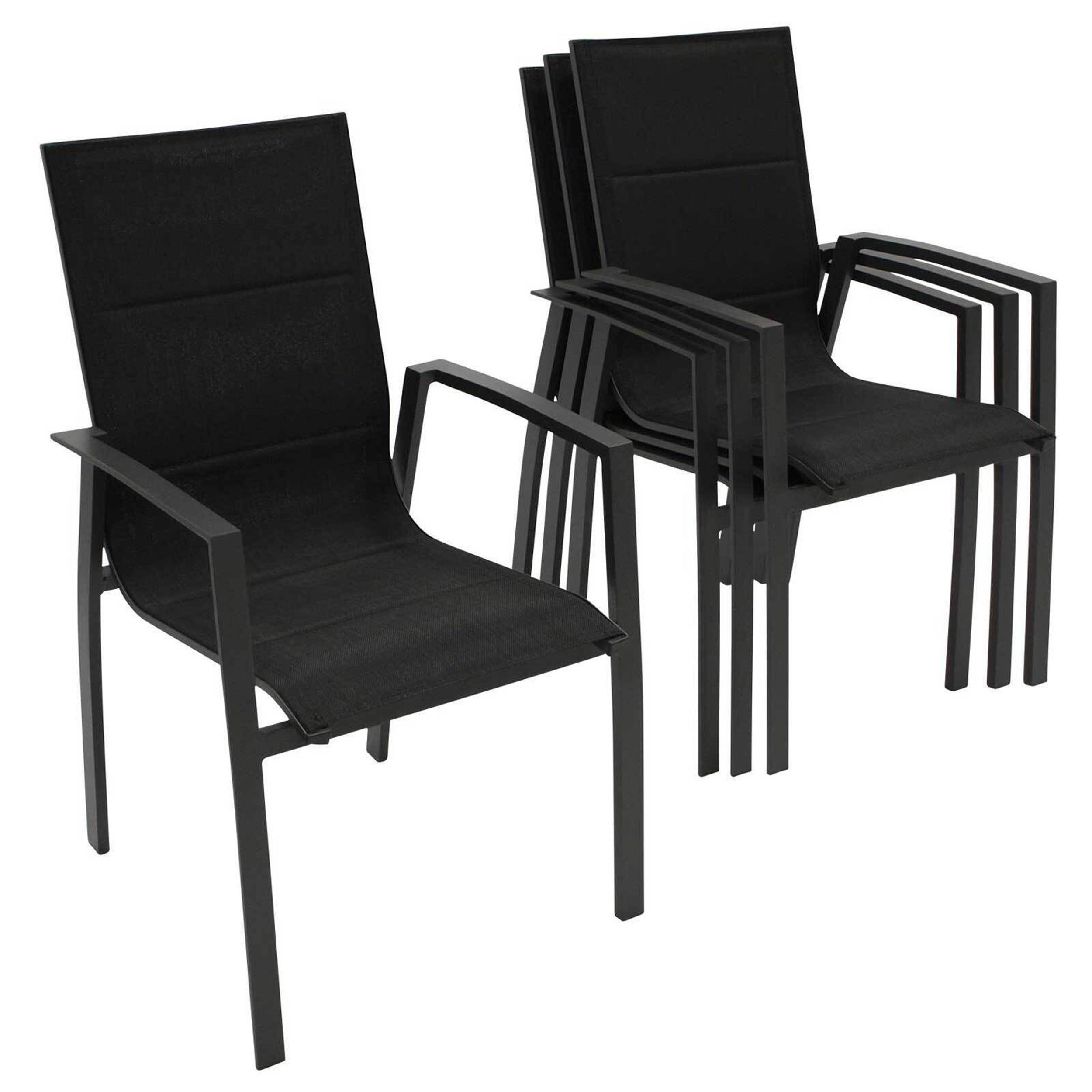 Eine Gruppe schwarzer Stühle. Modernes Design. Stoff Sitz und Rücken, Metallrahmen. Gestapelt.
