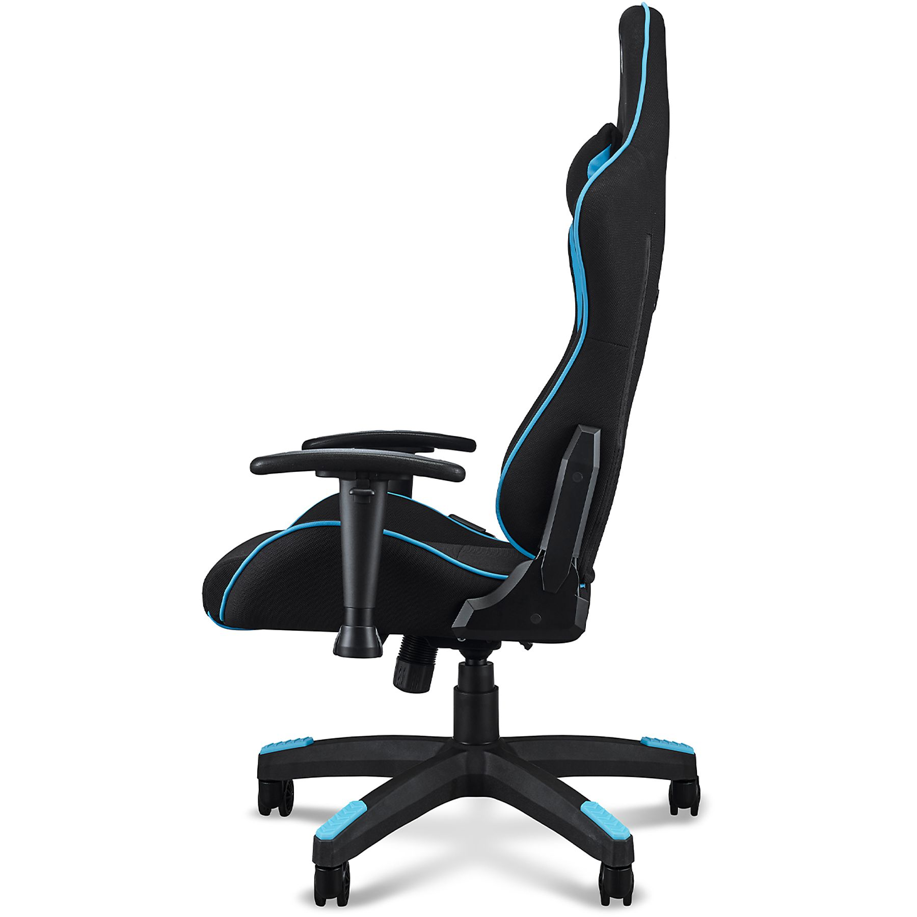 Schwarzer und blauer Gaming-Stuhl, Seitenansicht. Merkmale umfassen Armlehnen, eine hohe Rückenlehne und eine Fünf-Sterne-Basis mit Rädern.