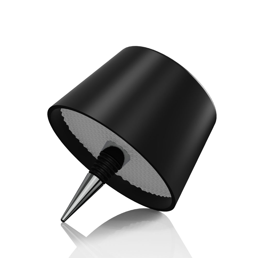 Un tappo nero per bottiglia di vino.