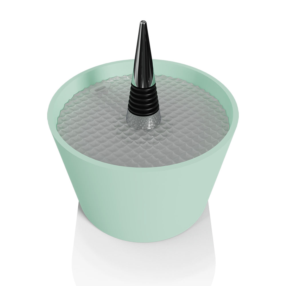 Un contenitore per tappo per vino color verde acqua con tappo dettagliato su sfondo bianco.