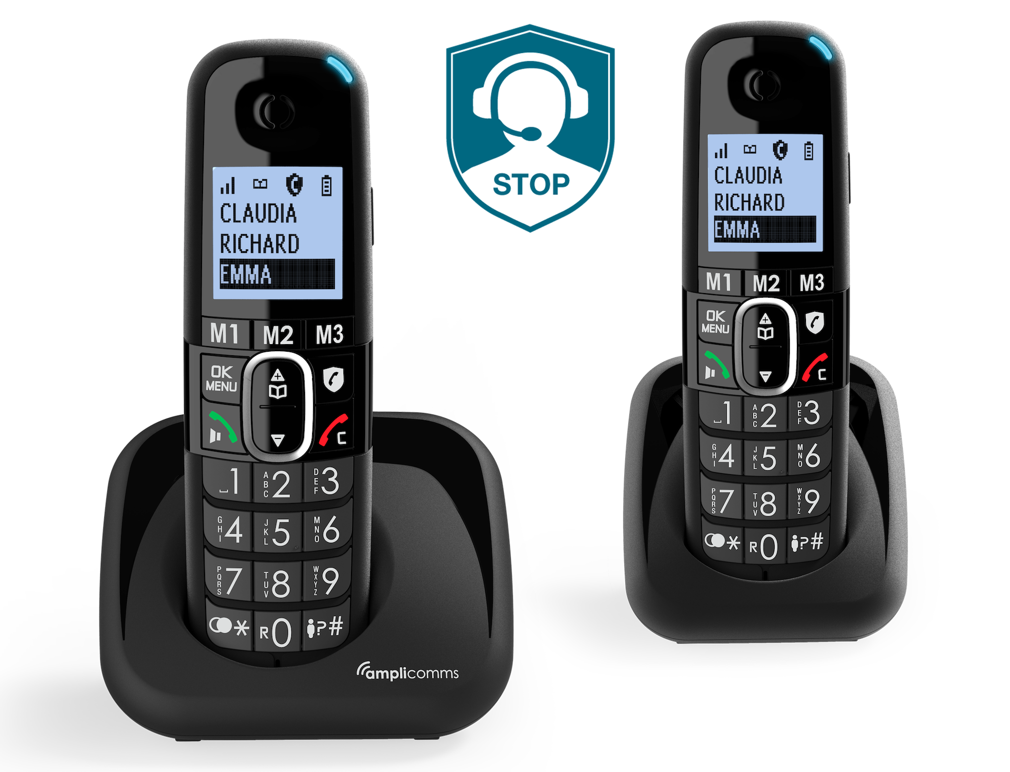 Twee zwarte amplificomms telefoons op basissen. Displays tonen namen. Een stopsymbool in het midden.