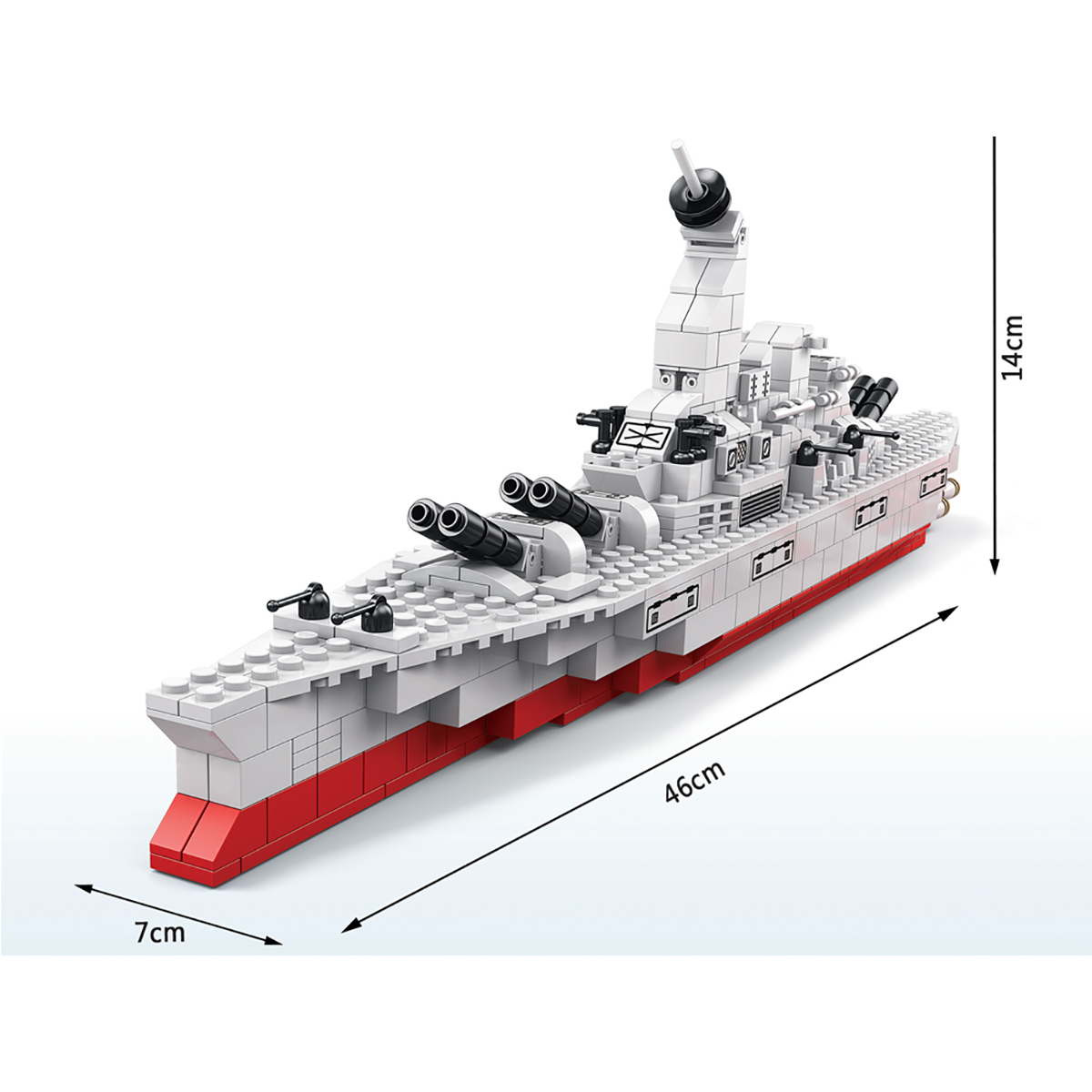 Ein weißes und rotes Spielzeugschiff mit Kanonen. Abmessungen von 46 cm Länge und 14 cm Höhe sind sichtbar.