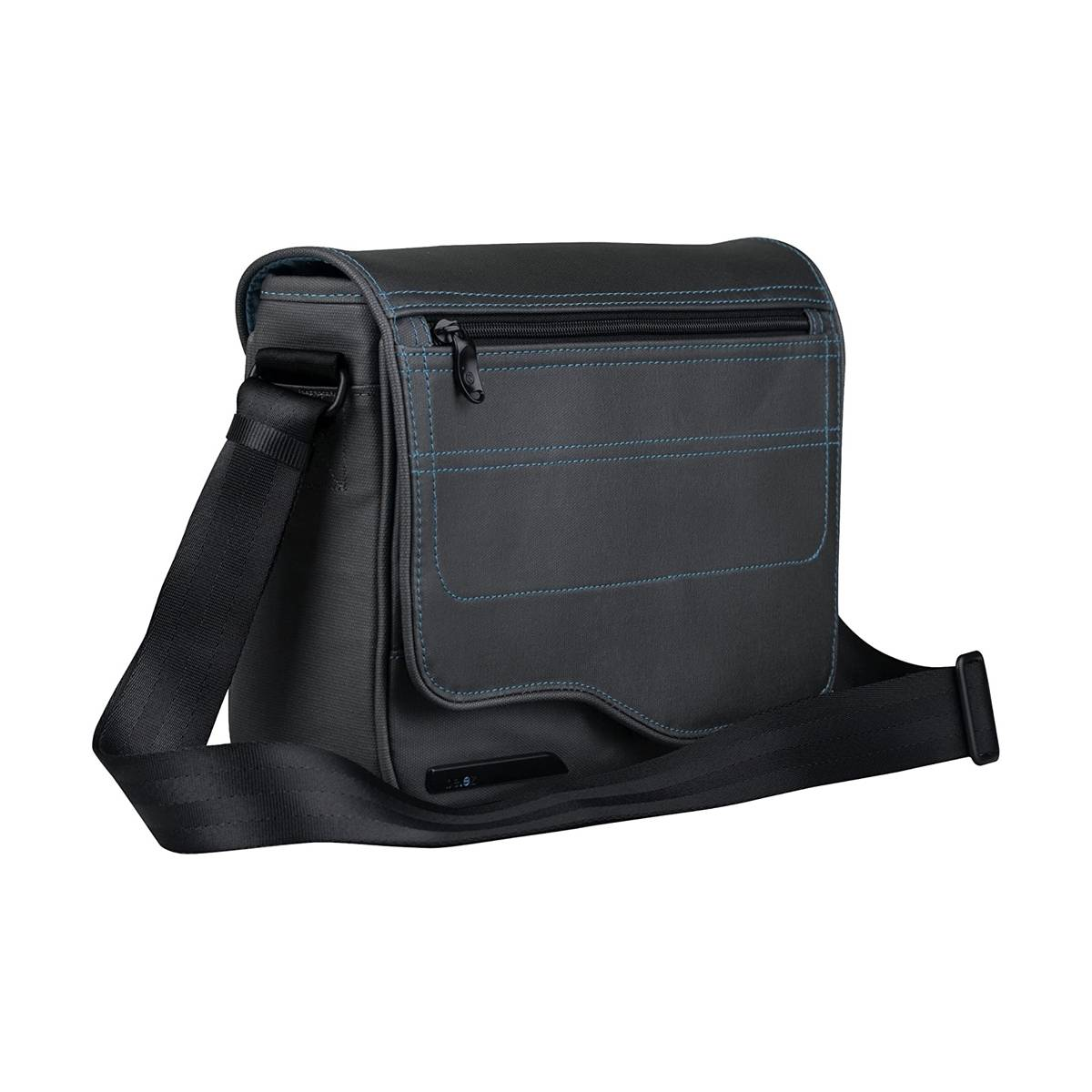 Eine schwarze Umhängetasche mit blauem Innenraum und Nähten. Die Tasche ist geschlossen und hat einen Schultergurt.