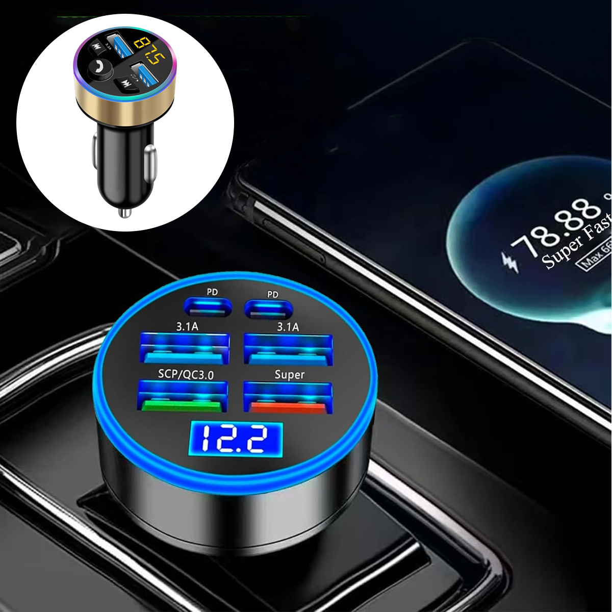 Autoladegerät mit mehreren USB-Anschlüssen und digitaler Spannungsanzeige. Telefon im Hintergrund.