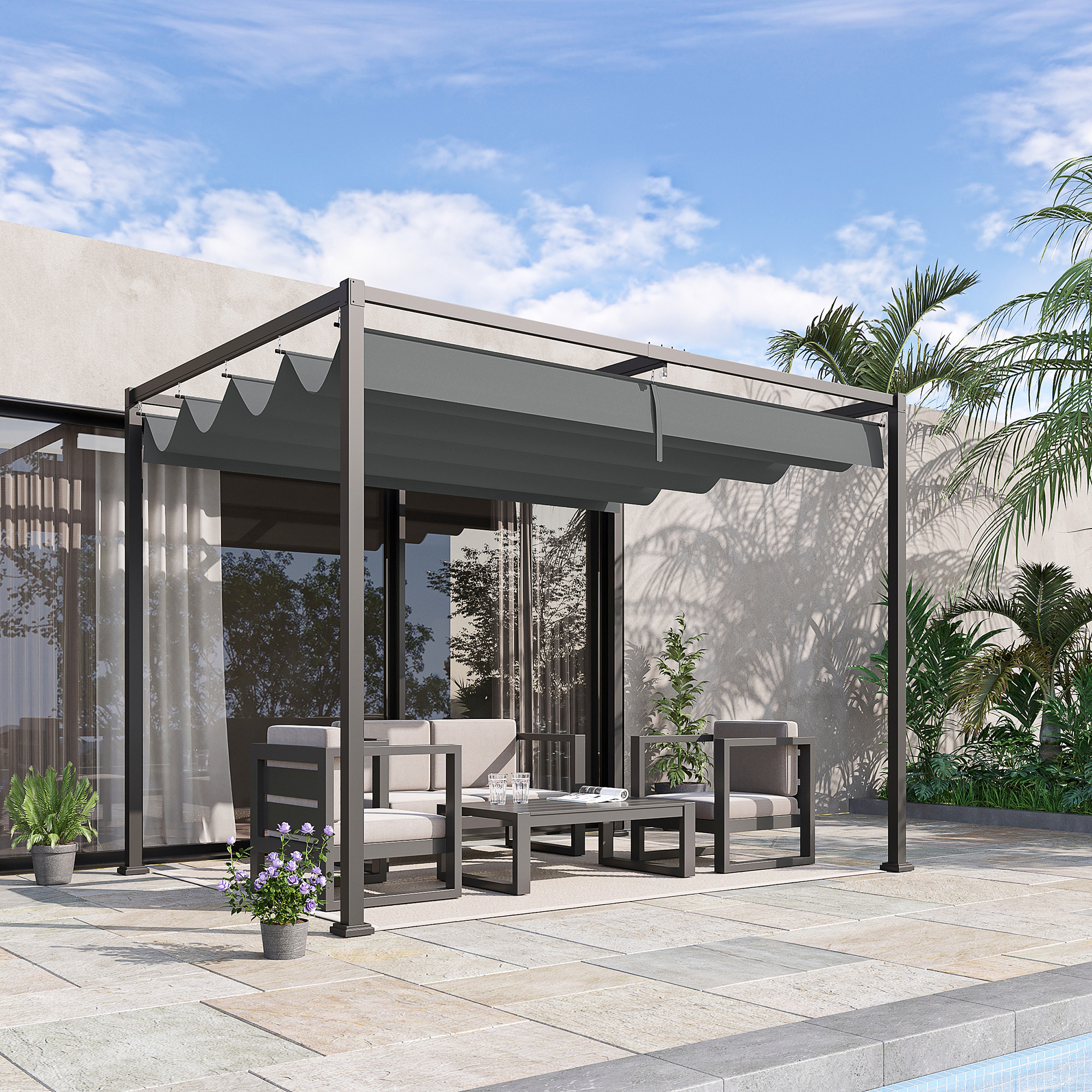 Eine graue Pergola in einem Garten mit Gartenmöbeln und Pflanzen unter blauem Himmel.