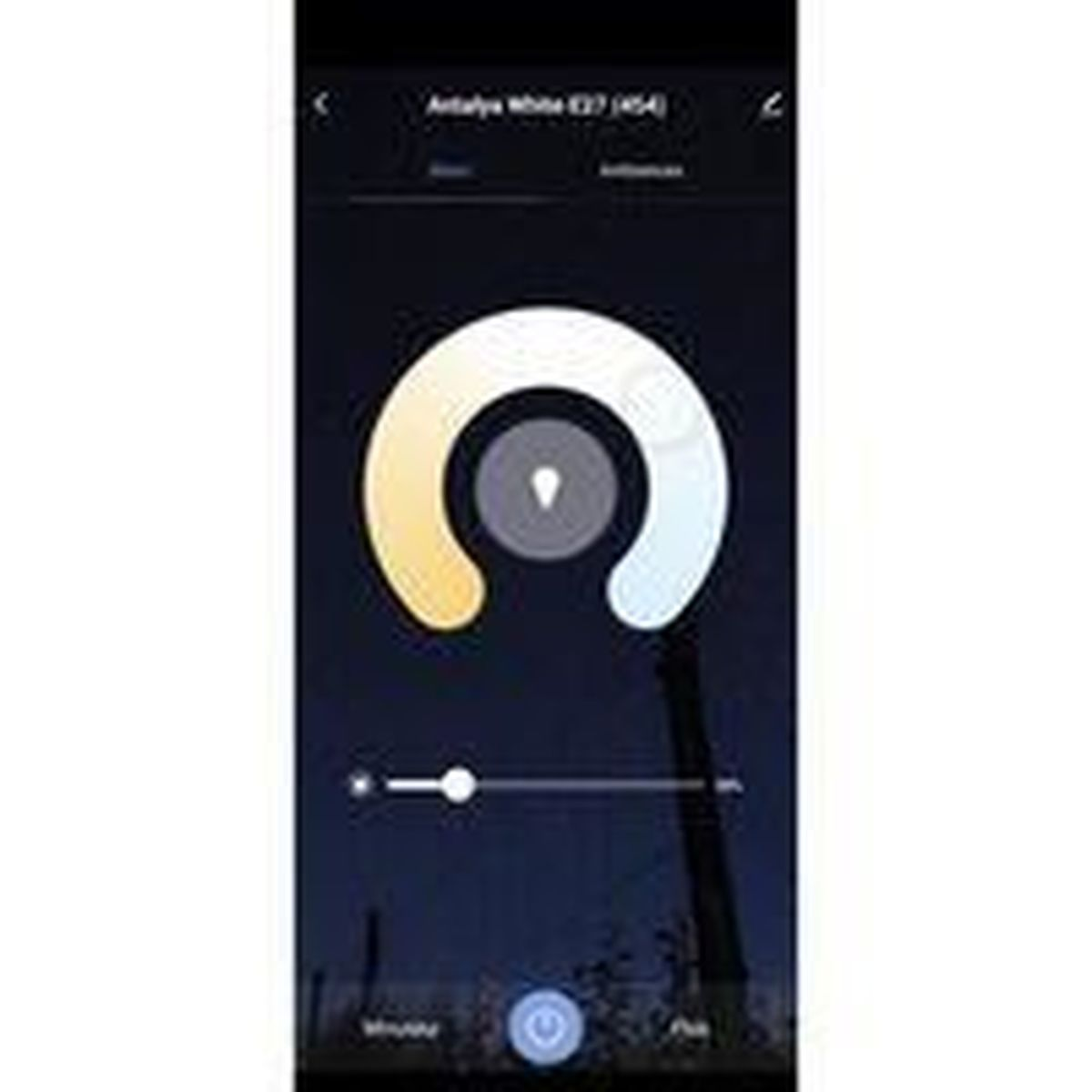 Ekran smartfona wyświetlający koło kolorów do sterowania światłem, z pokrętłem i ciemnym tłem.