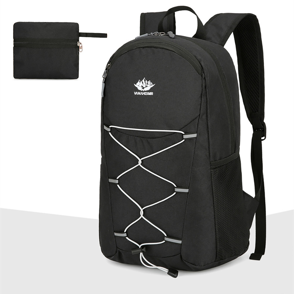 Schwarzer Rucksack mit kleiner Tasche. Der Rucksack hat weiße Schnürsenkel und ein Berglogo.