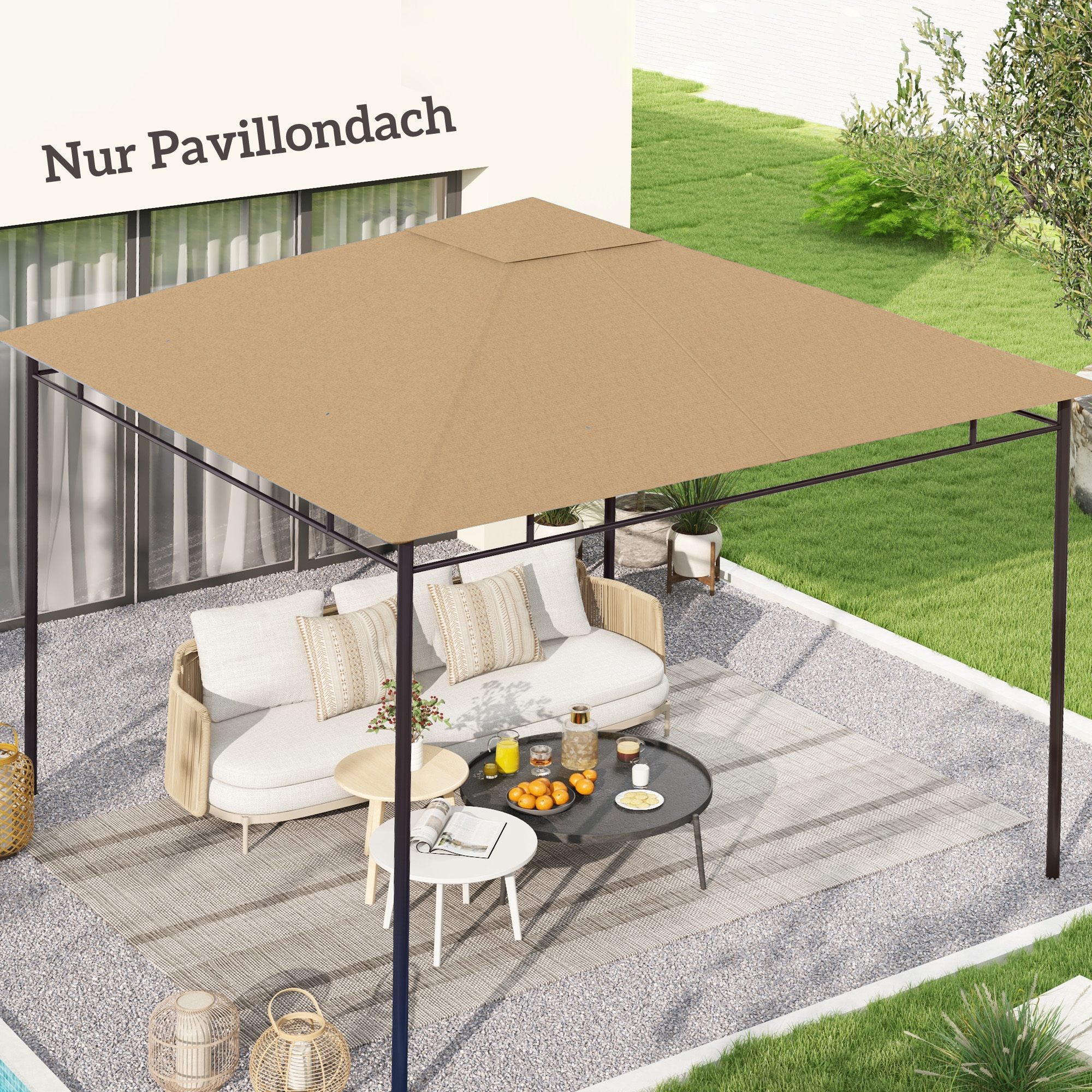 Ein beiges Outdoor-Vordach mit schwarzem Rahmen in einer Hinterhofszene mit Möbeln.