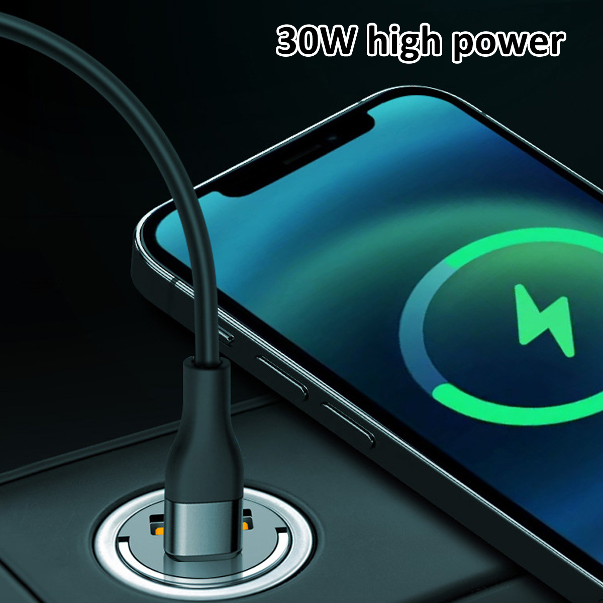 Ein Telefon wird im Auto geladen. Der Ladeanschluss zeigt eine grüne Ladeanzeige. Der Text sagt '30W hohe Leistung'.