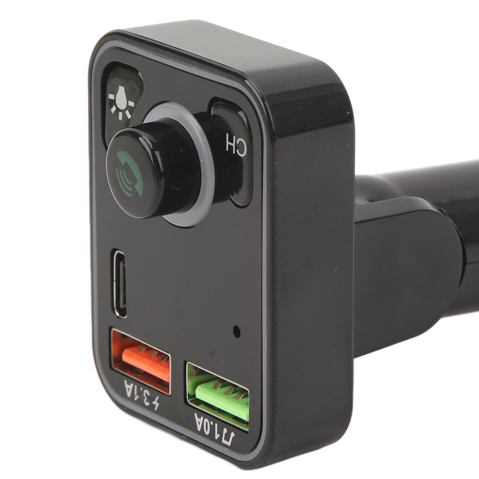 Schwarzes Autoladegerät mit zwei USB-Anschlüssen und mehreren Knöpfen.