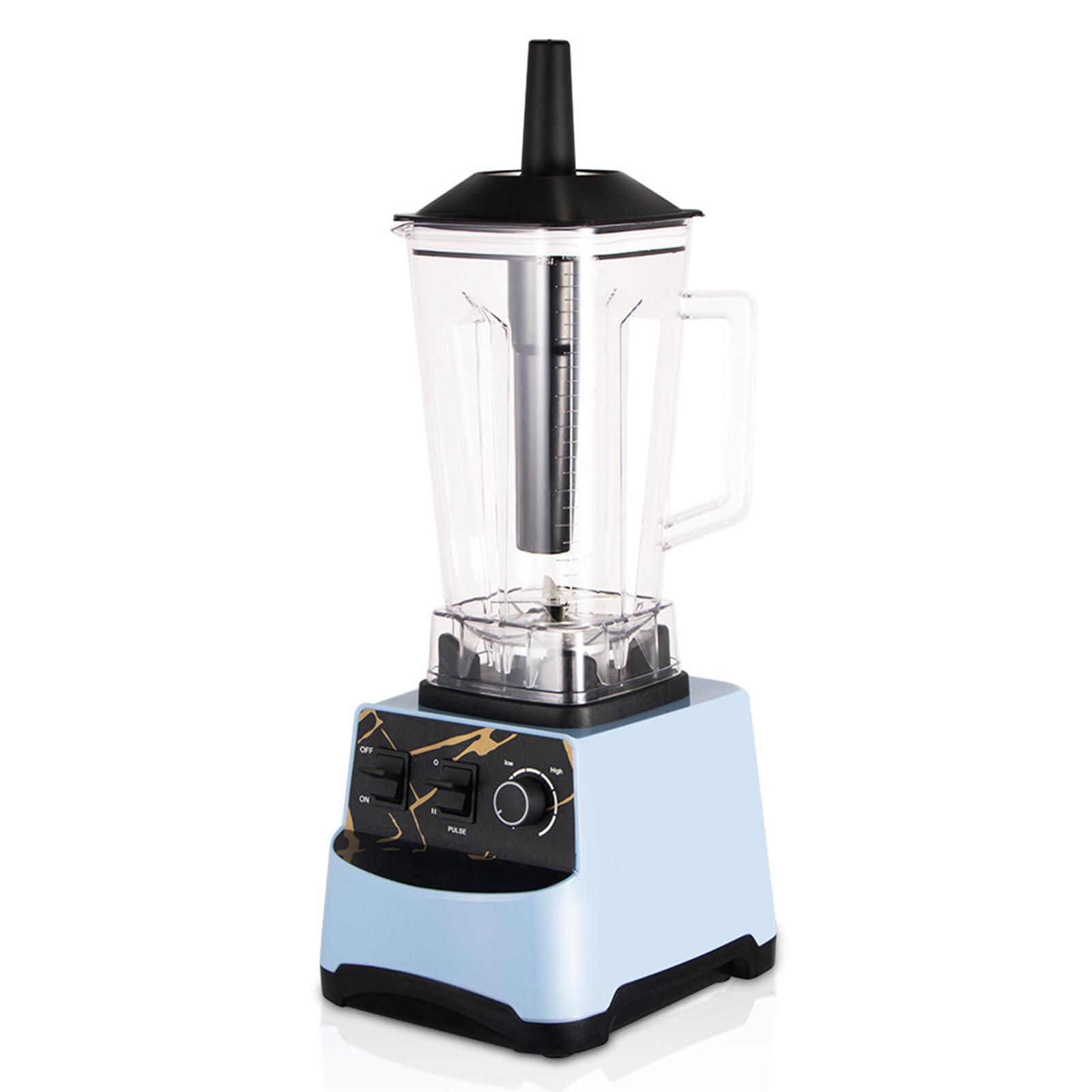 Ein hellblauer Mixer mit einem transparenten Kunststoffbehälter und schwarzem Deckel, Bedienelemente vorne.