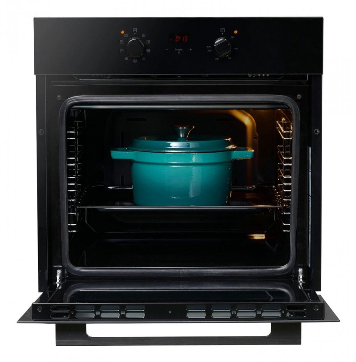 Energielabel voor een Heinner oven. Toont energie-efficiëntieclassificaties en verbruiksgegevens.
