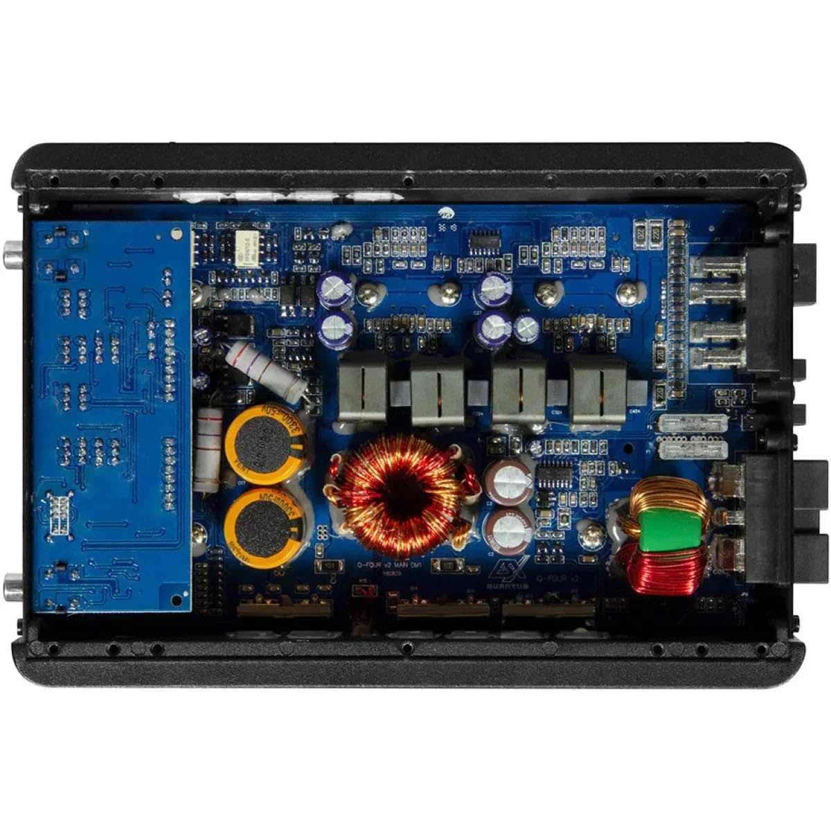 Eine Platine mit verschiedenen elektronischen Bauteilen in einem schwarzen rechteckigen Rahmen.