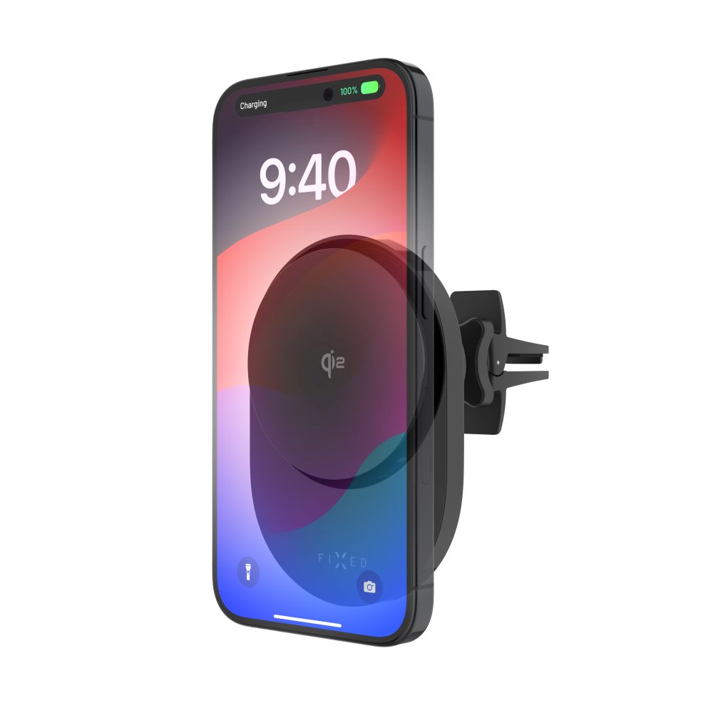 Ein Telefon ist mit einem kabellosen Ladegerät an einer Autoentlüftung befestigt und zeigt einen Ladebildschirm.