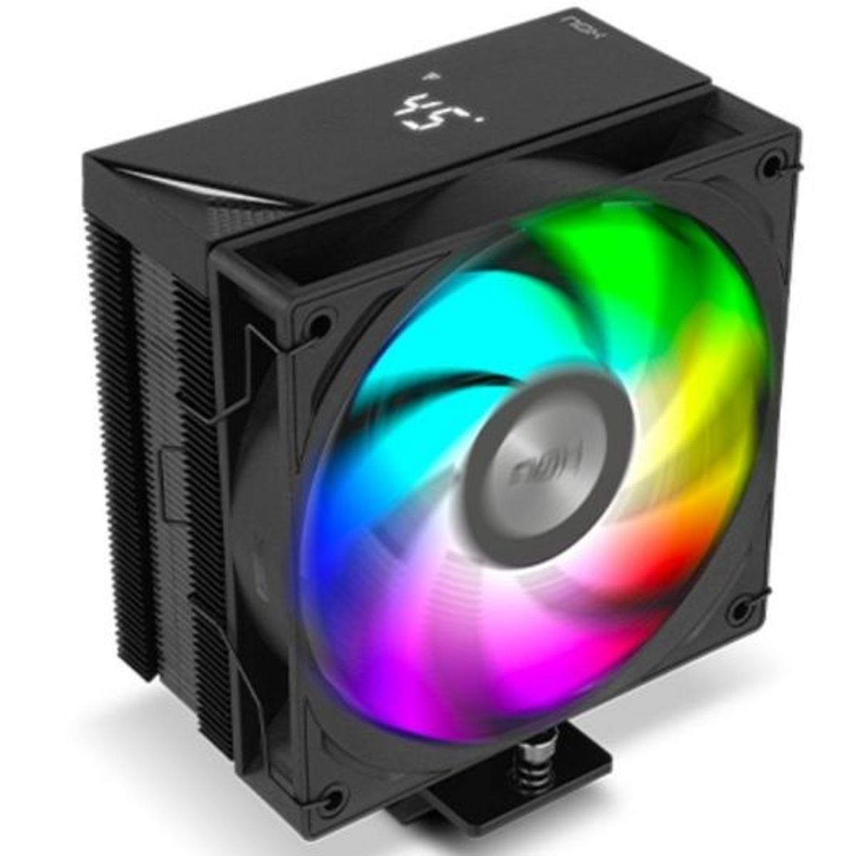 Primer plano de un ventilador de computadora con una colorida exhibición de luces. Las aspas del ventilador son visibles y la iluminación es brillante.