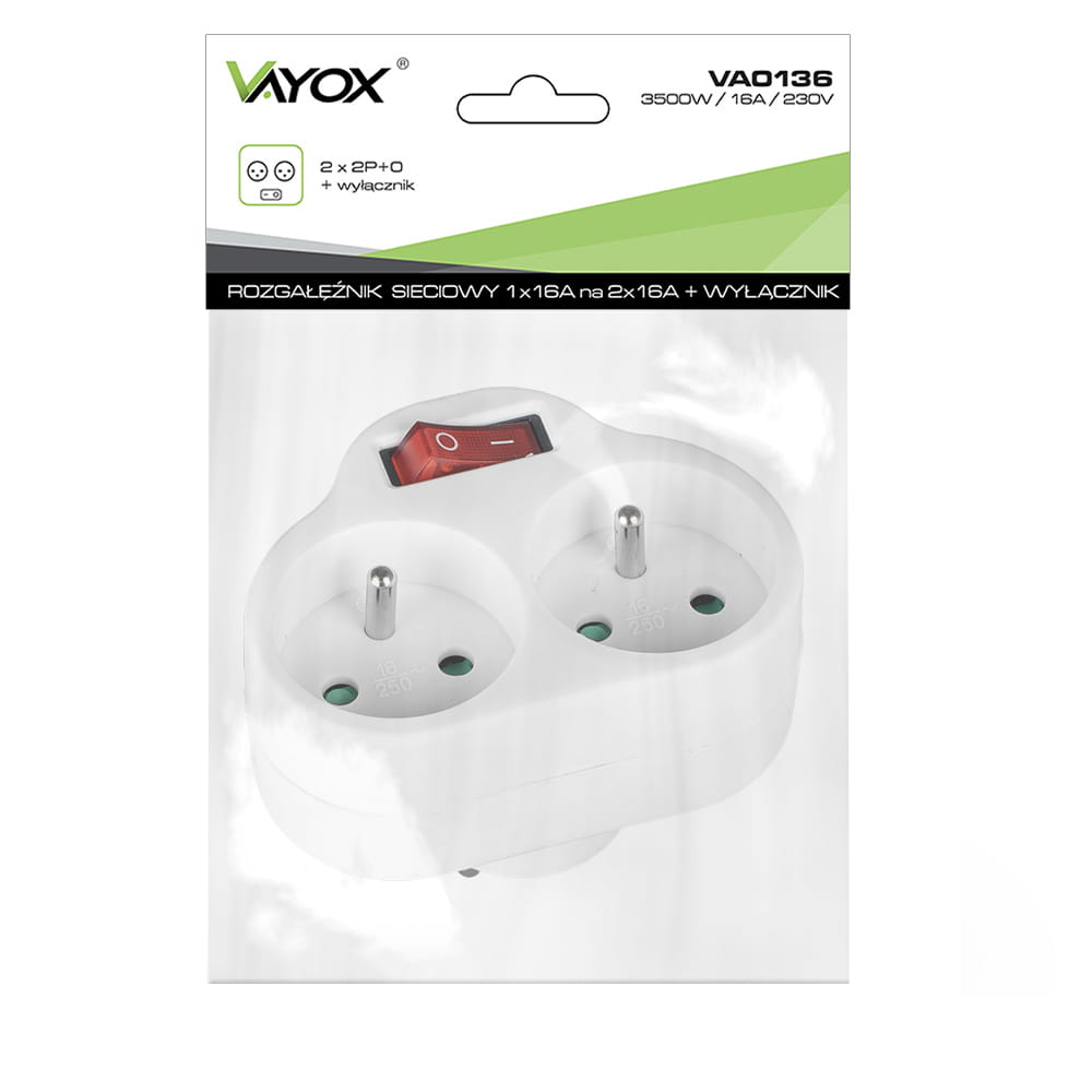 Biały, dwugniazdowy adapter z czerwonym przełącznikiem. W przezroczystym opakowaniu z tekstem.