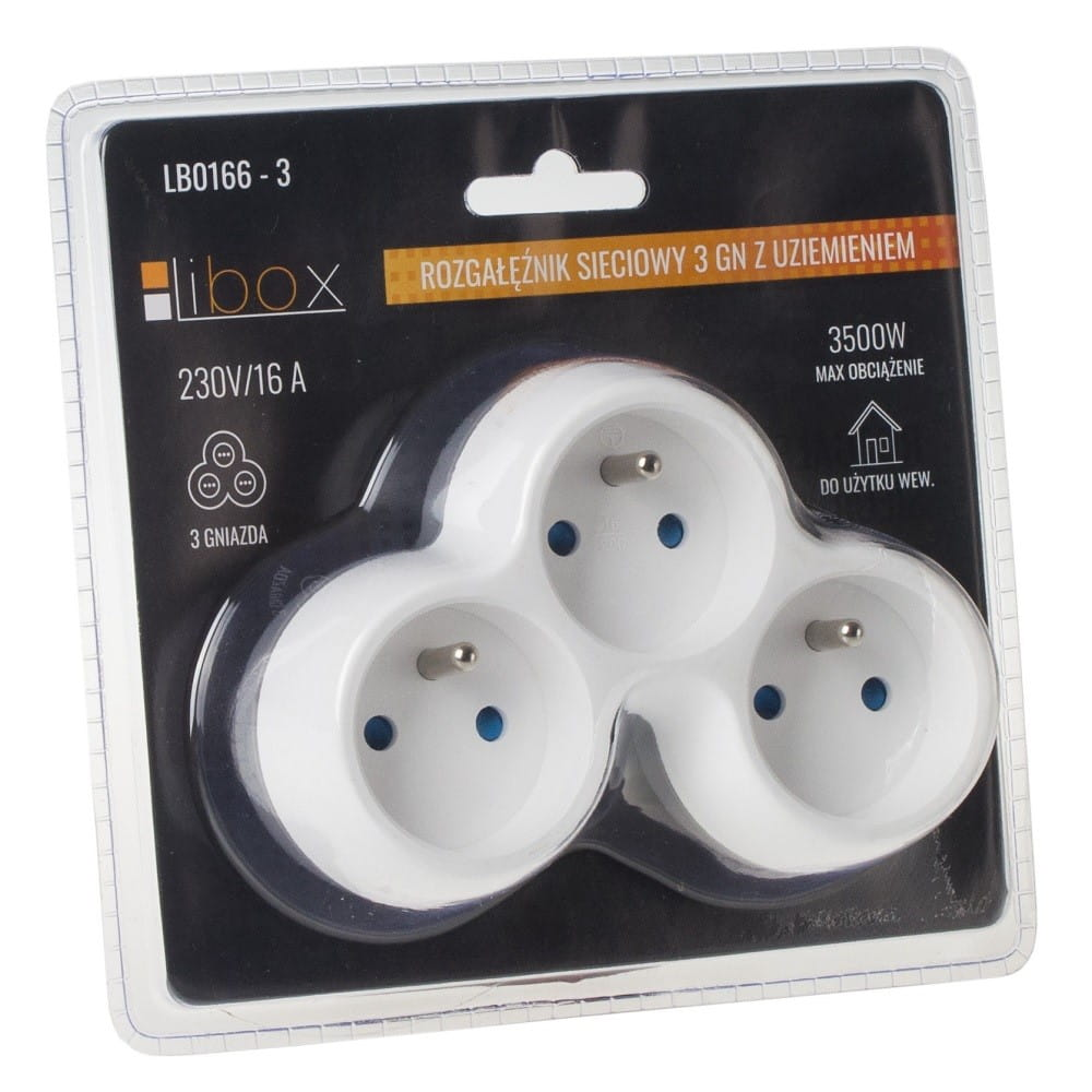 Białe potrójne gniazdo z trzema gniazdami, czerwonym włącznikiem i czarnym opakowaniem.