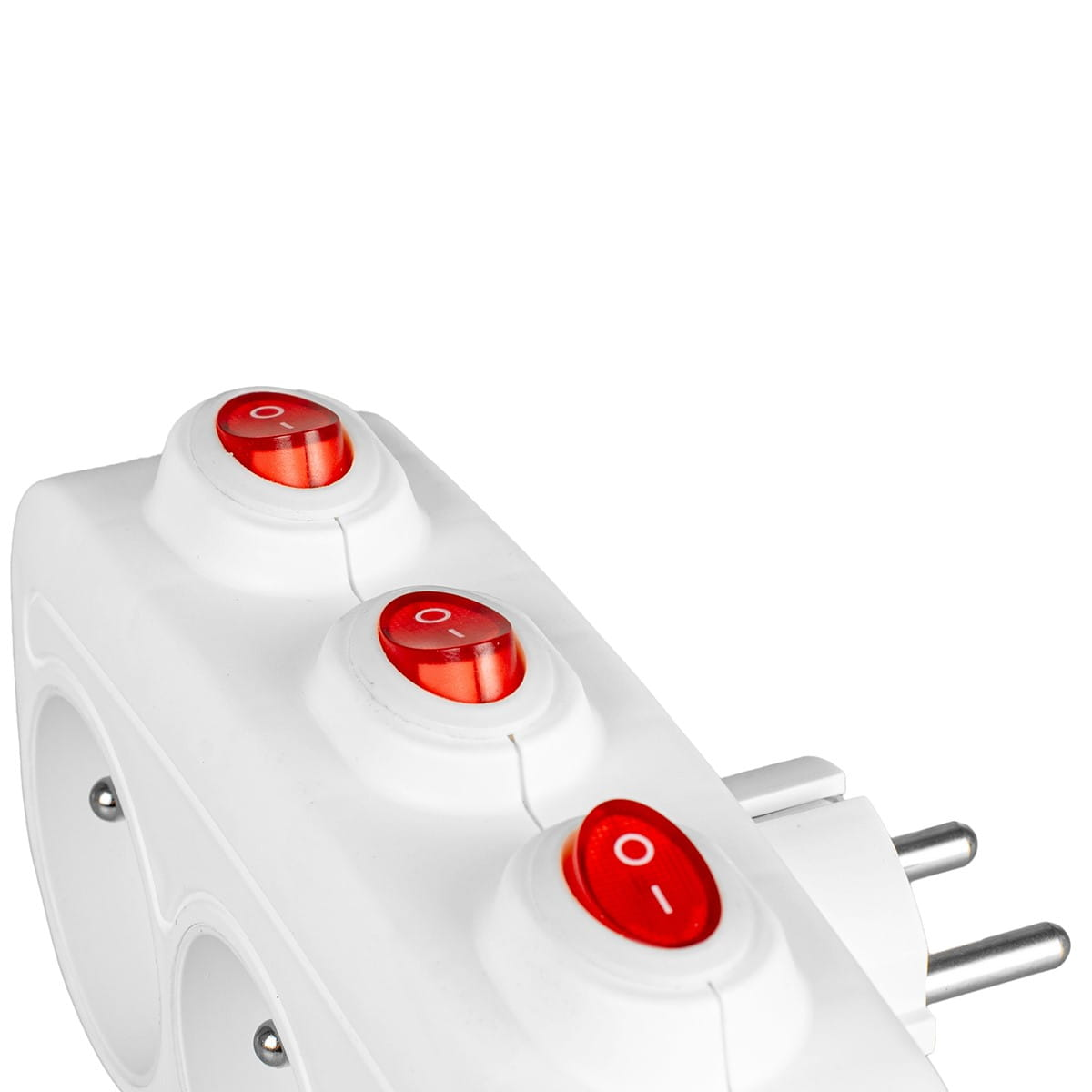 Zbliżenie białej listwy zasilającej z trzema czerwonymi podświetlanymi przełącznikami.