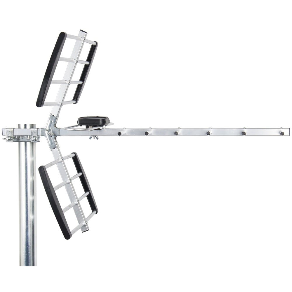 Srebrna antena telewizyjna zamontowana na słupie. Posiada prostokątne panele. Tło jest białe.