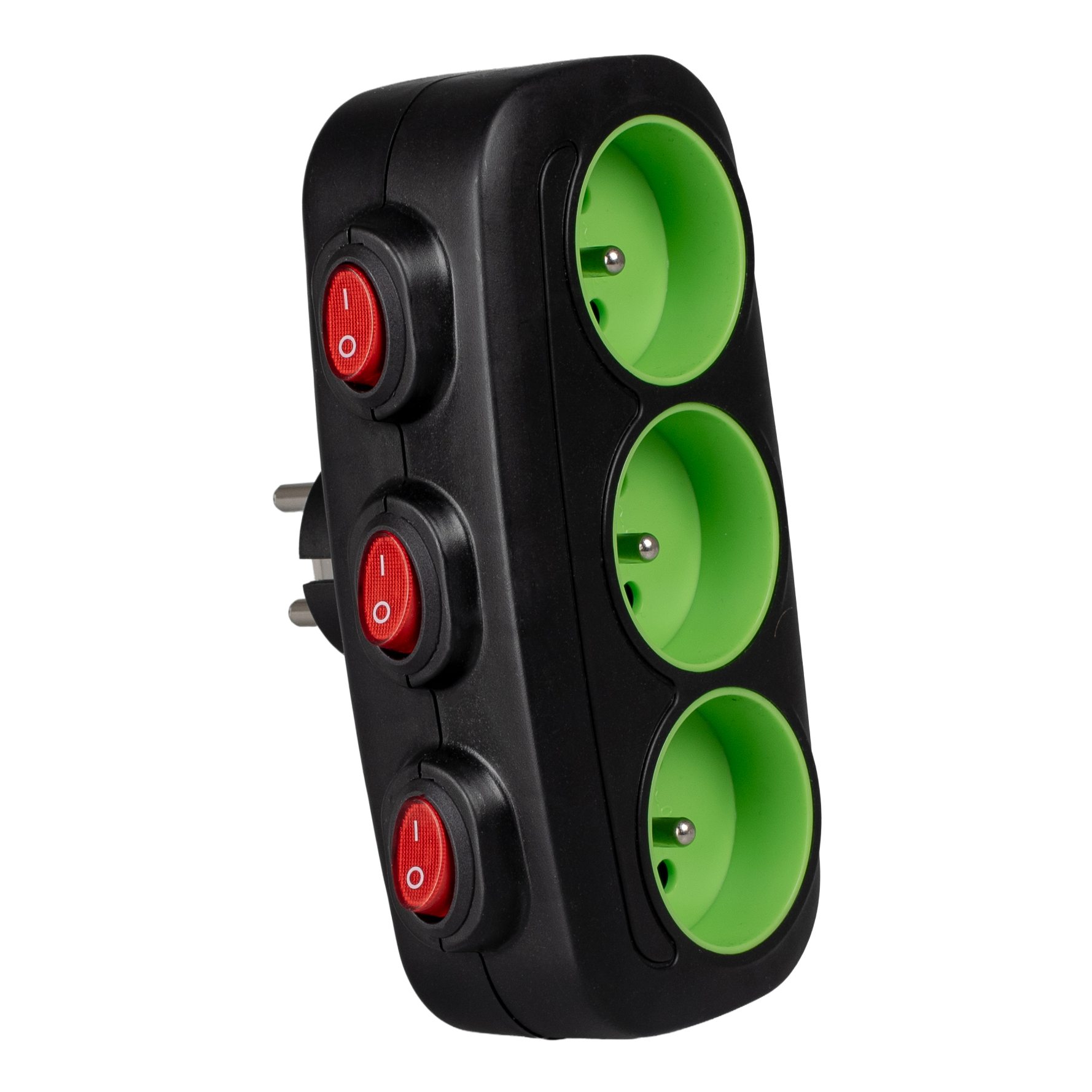 Czarna listwa zasilająca z trzema zielonymi gniazdami i czerwonymi przełącznikami. Izolowana na białym tle.