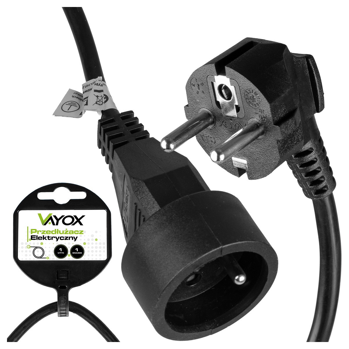 Czarny przedłużacz z wtyczką i gniazdem oraz etykietą produktu. Białe tło.