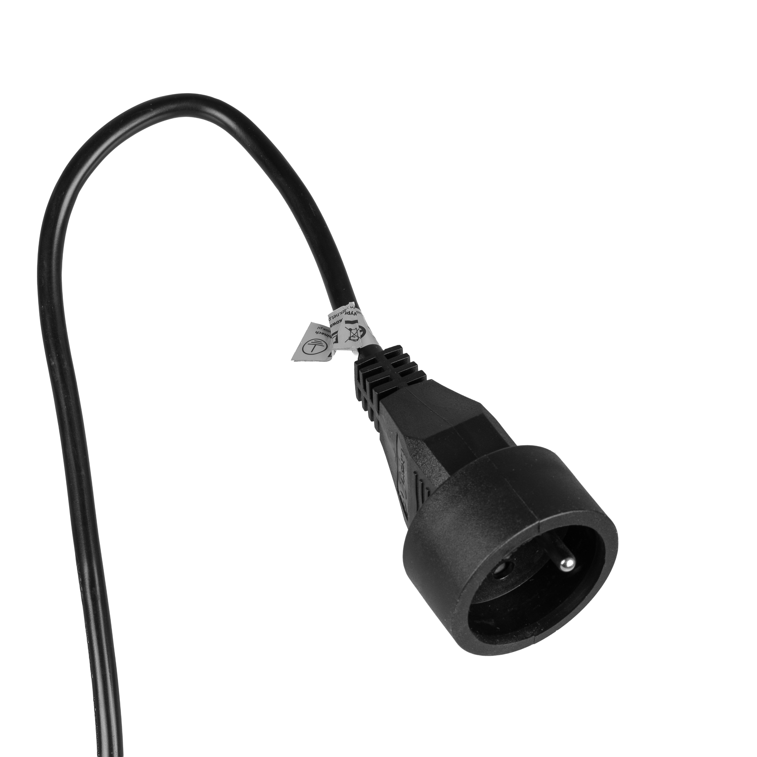 Czarny koniec gniazda przedłużacza. Białe tło.