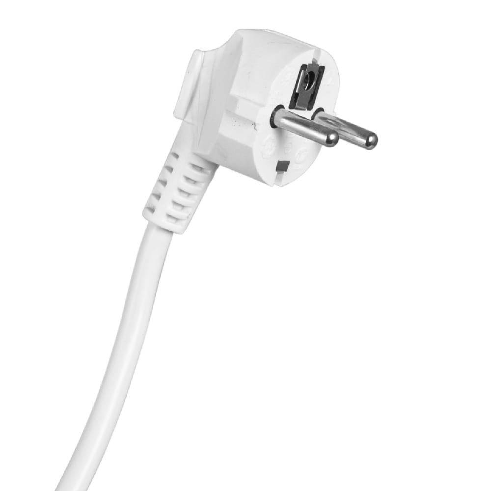Zbliżenie białej wtyczki z trzema bolcami i białym kablem.