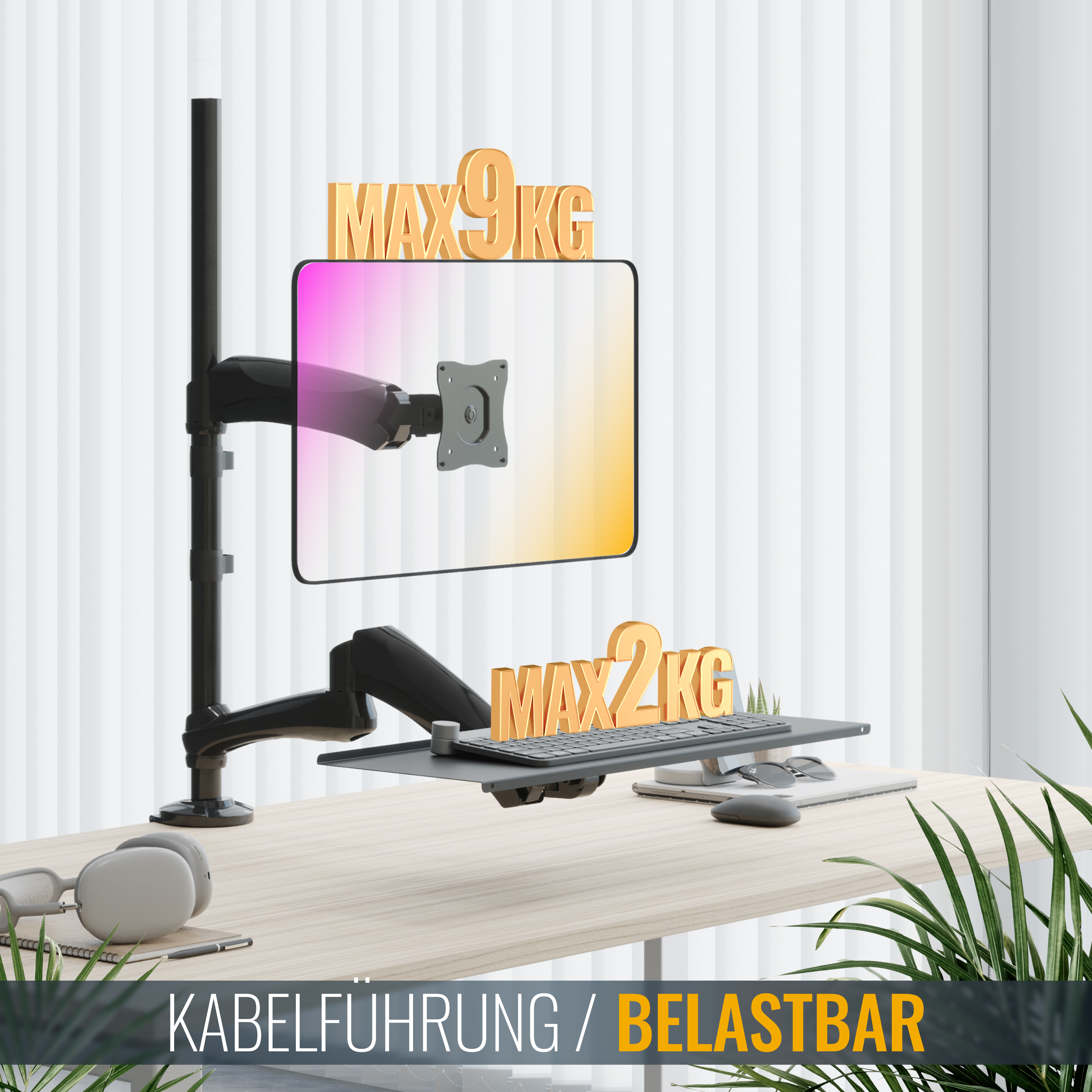 Schreibtischaufbau mit Monitor- und Tastaturhalterung. Mit Kopfhörern, Maus und einer Pflanze auf einem hellen Holzschreibtisch.