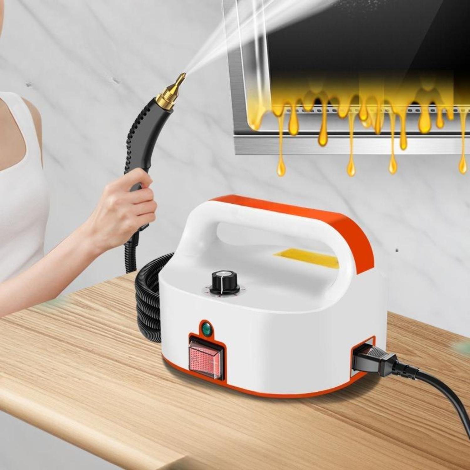Eine Frau hält eine Dampfreinigerdüse und sprüht Flüssigkeit auf eine Wand. Der Reiniger ist weiß und orange. Gelbe Flüssigkeit tropft von der Wand.