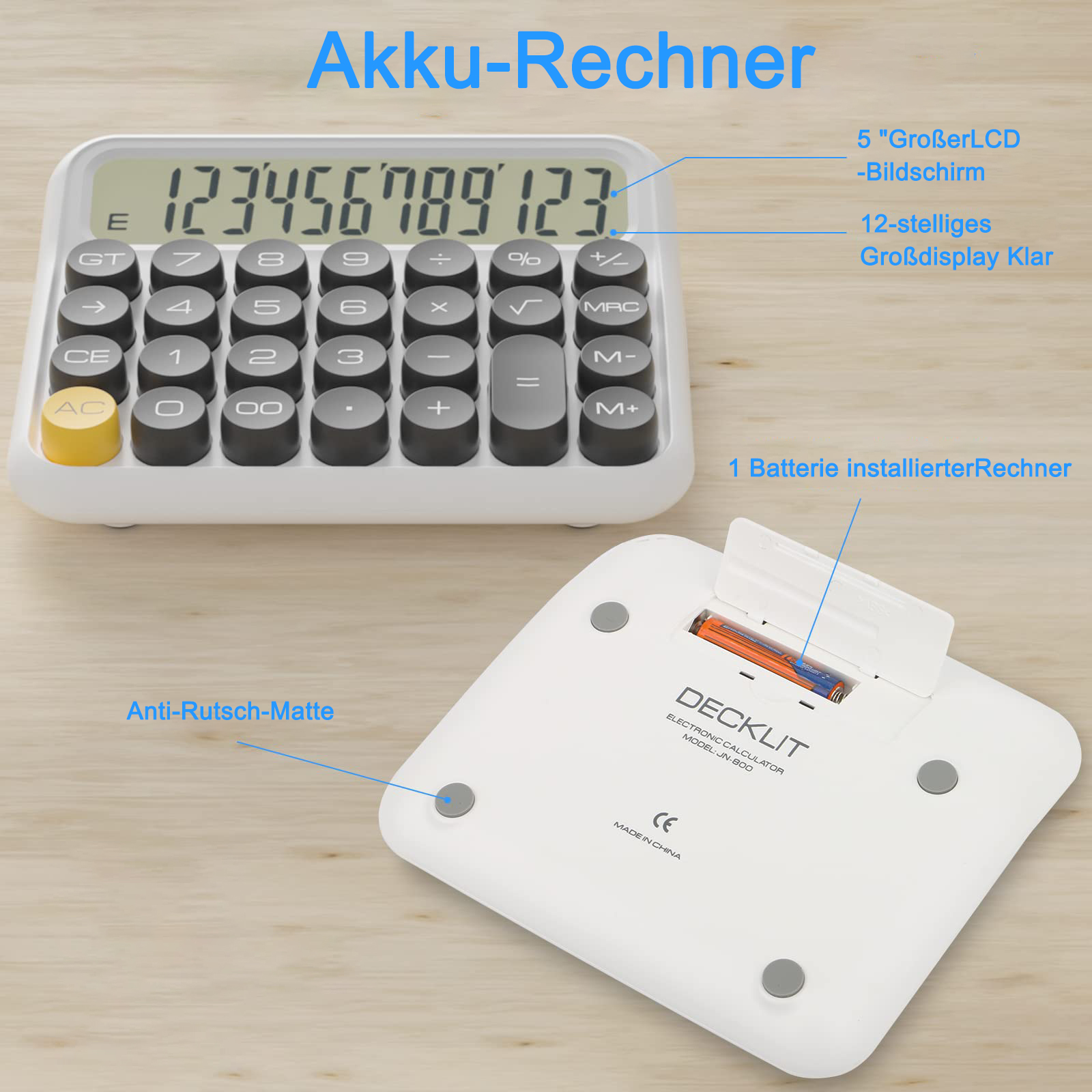 Ein Taschenrechner mit großem Display, der Zahlen anzeigt, und die Rückseite geöffnet, um das Batteriefach zu zeigen.