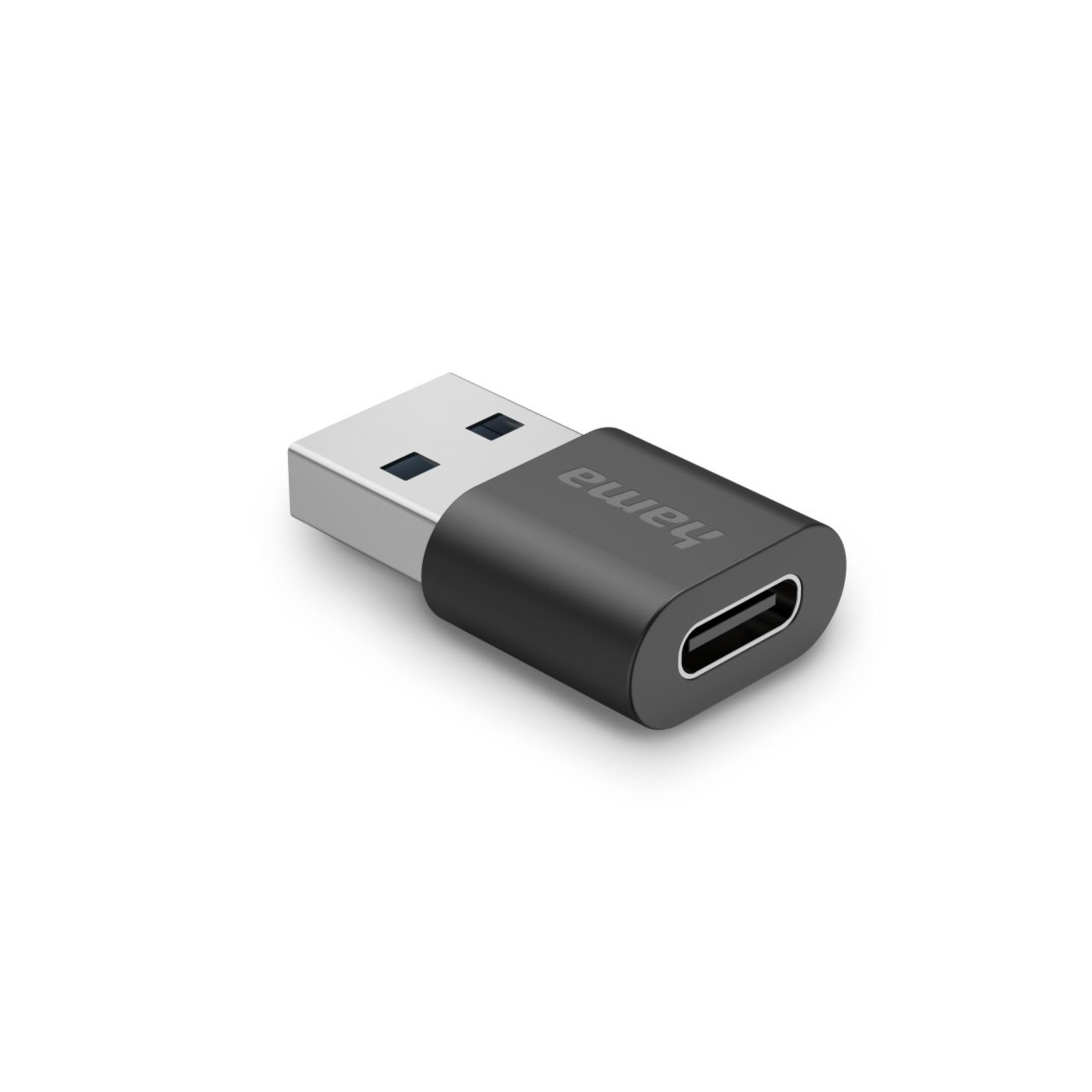 Ein schwarzer USB-C-zu-USB-Adapter wird vor weißem Hintergrund gezeigt.