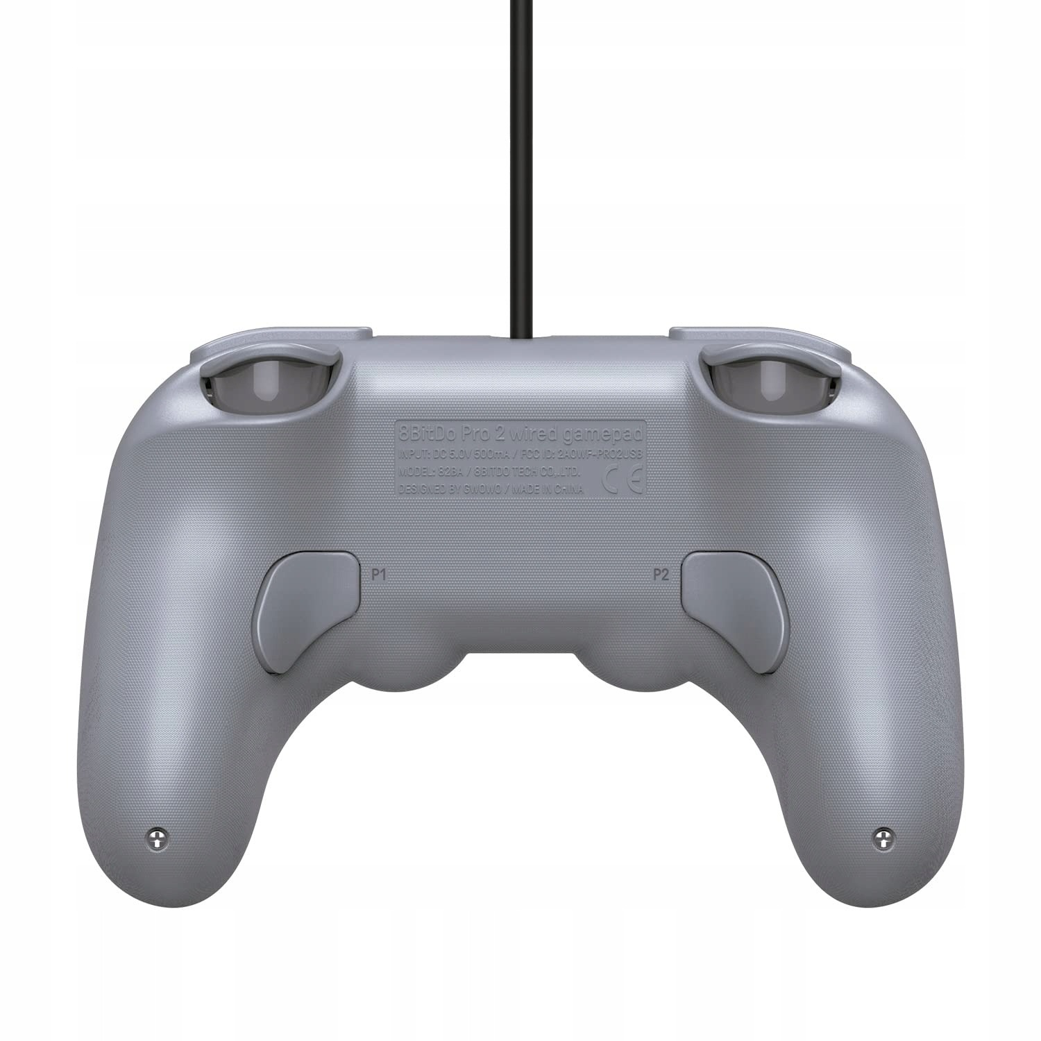 Ein graues Gamepad mit zwei Griffen, Knöpfen und einem Kabel oben. Die Rückseite des Gamepads ist sichtbar.
