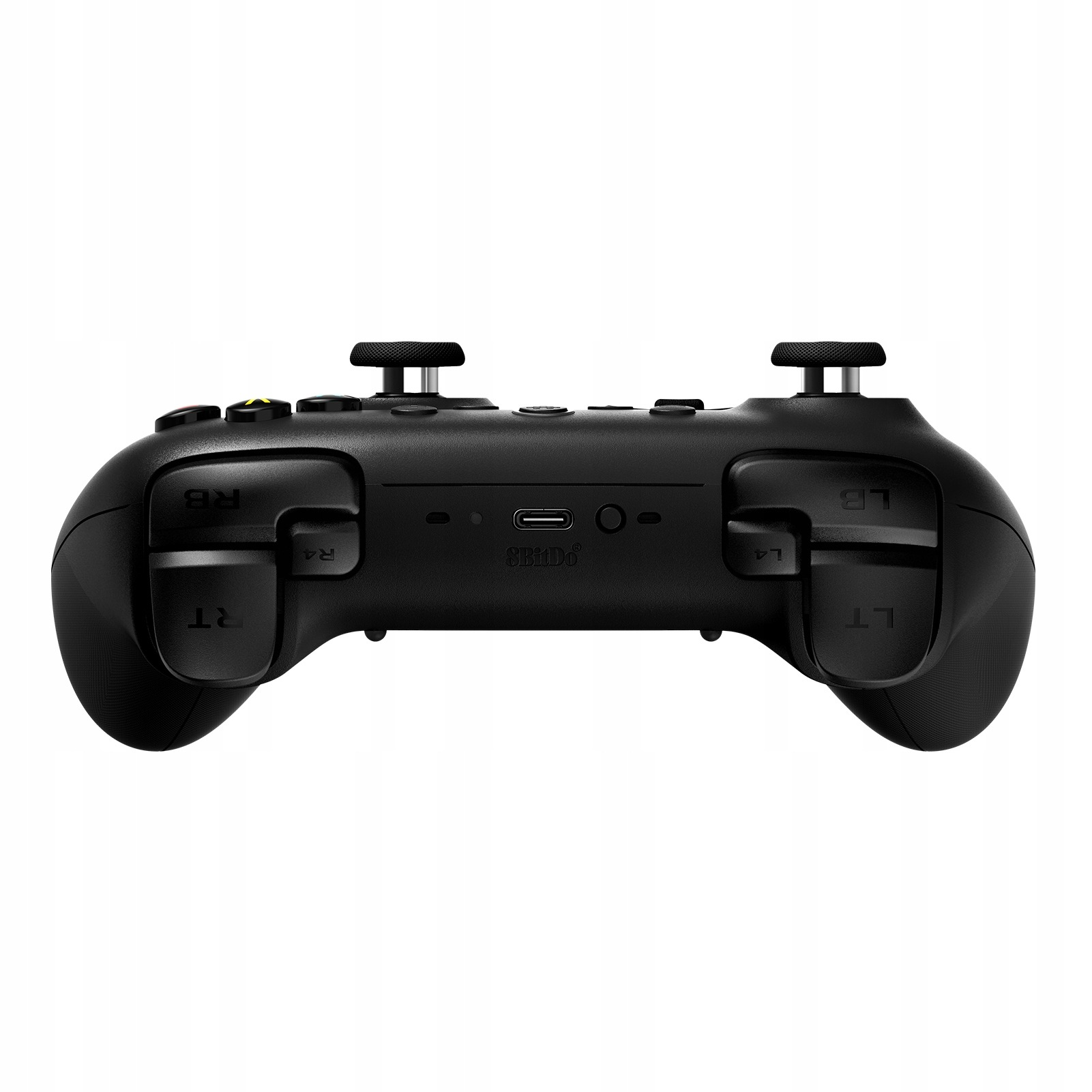 Gamepad nero, pulsanti visibili. Porta USB.