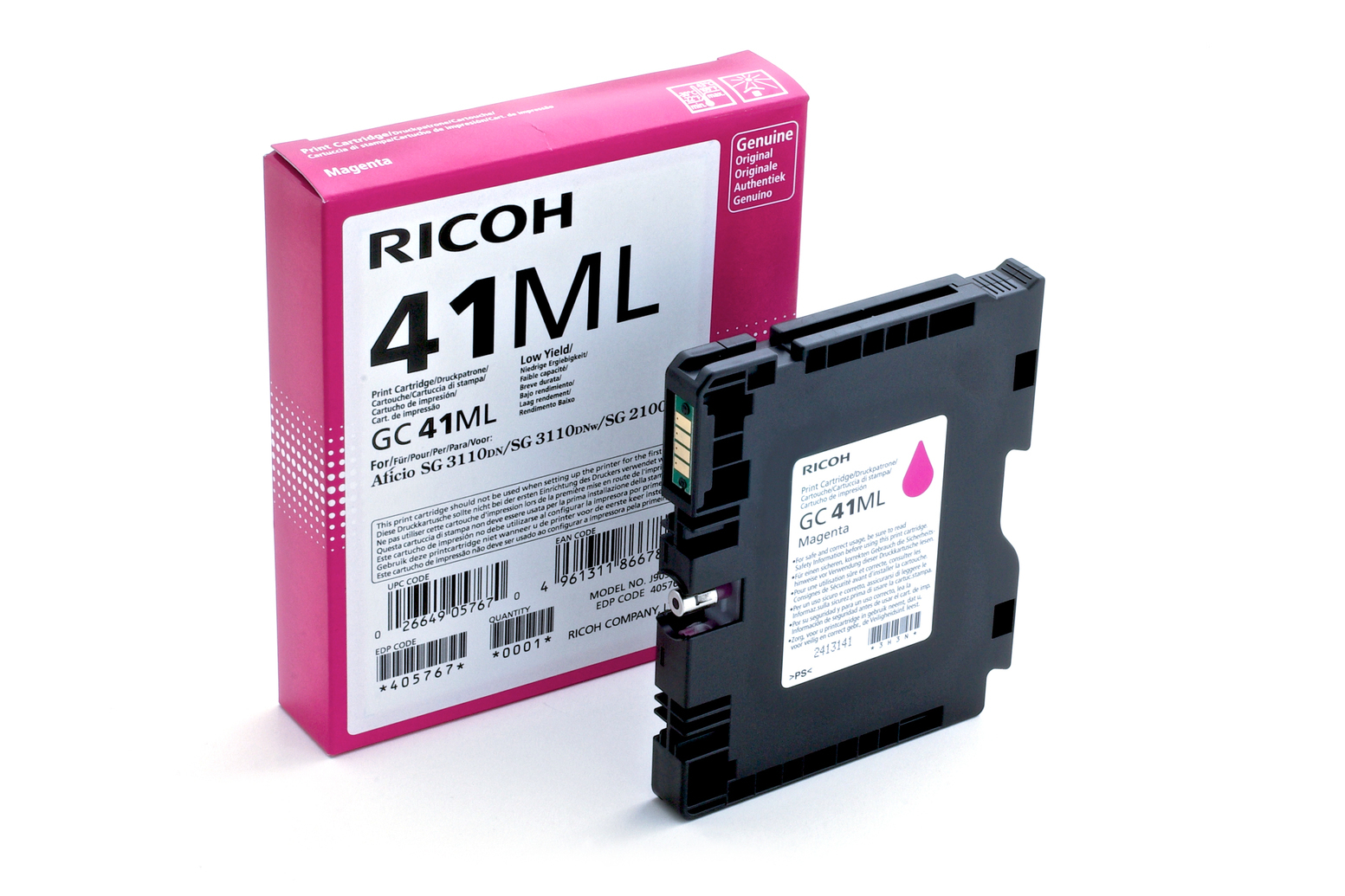Una cartuccia d'inchiostro magenta Ricoh e la sua scatola sono su una superficie bianca. La scatola indica 41ML, con il logo Ricoh.