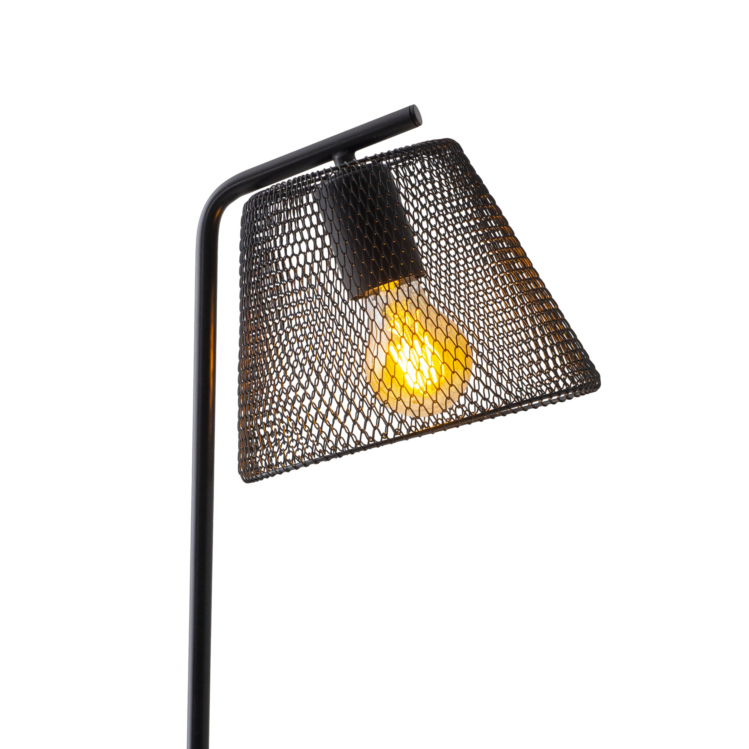 Schwarze Lampe mit einem Netzschirm. Eine Glühbirne ist innen. Weißer Hintergrund.