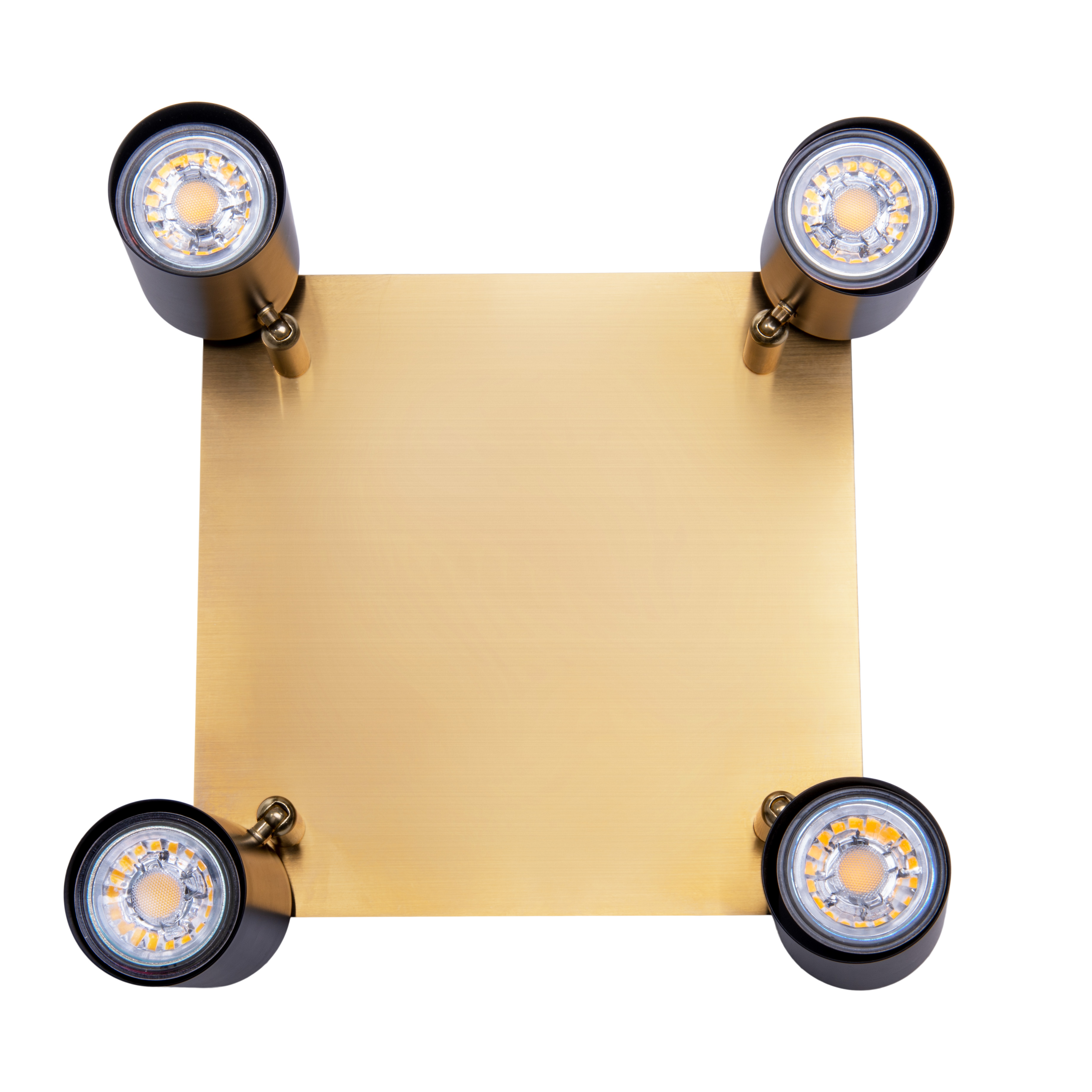 Eine quadratische, goldfarbene Deckenleuchte mit vier schwarzen Spots.